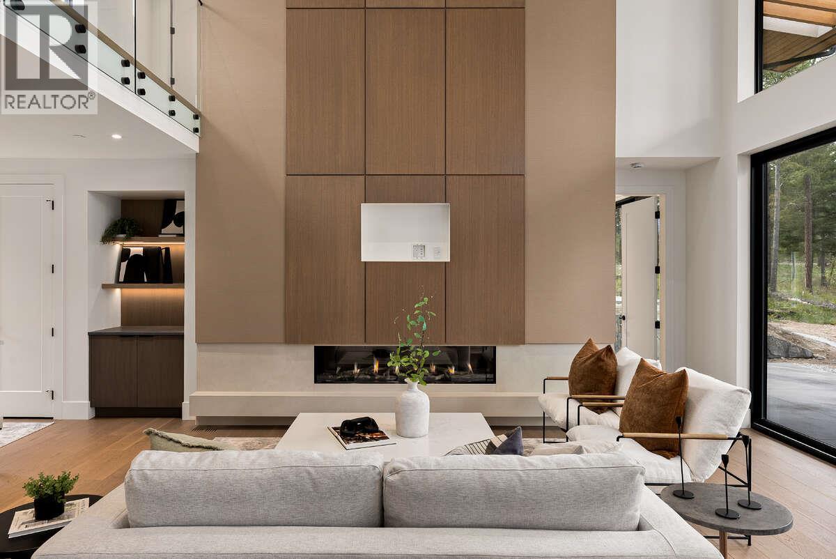 822 Predator Ridge Drive, Vernon, British Columbia  V1H 1G4 - Photo 10 - 10384486