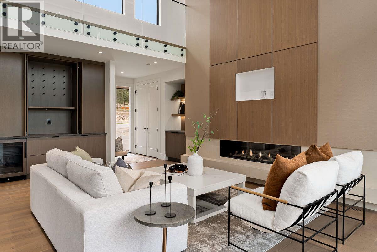 822 Predator Ridge Drive, Vernon, British Columbia  V1H 1G4 - Photo 11 - 10384486