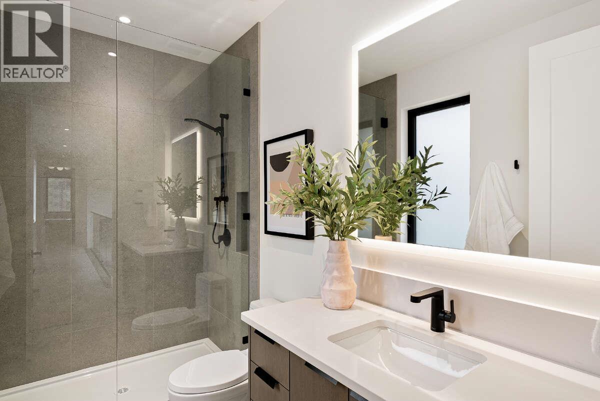 822 Predator Ridge Drive, Vernon, British Columbia  V1H 1G4 - Photo 28 - 10384486