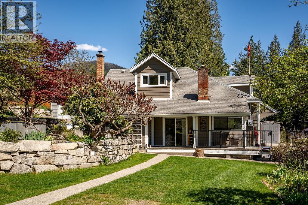 2465 3a Highway, Nelson, British Columbia  V1L 6K7 - Photo 1 - 10384192