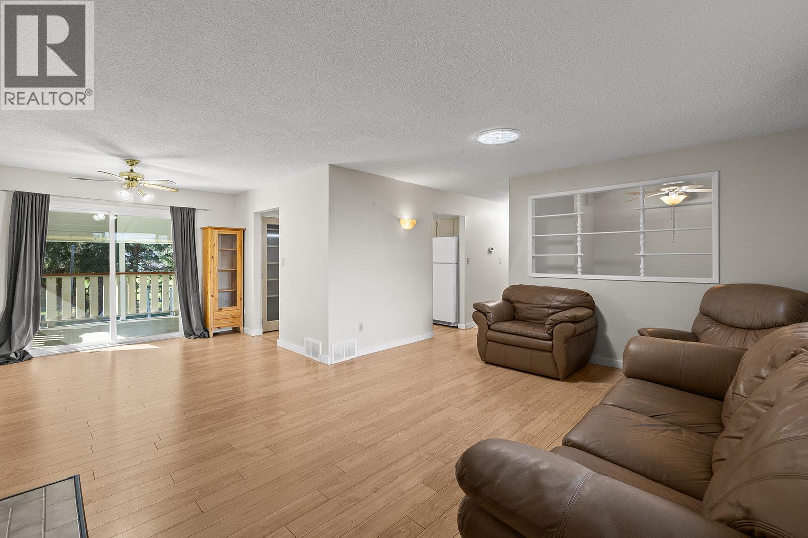 2085 Ruby Road, Kelowna, British Columbia  V1W 4B9 - Photo 10 - 10384160