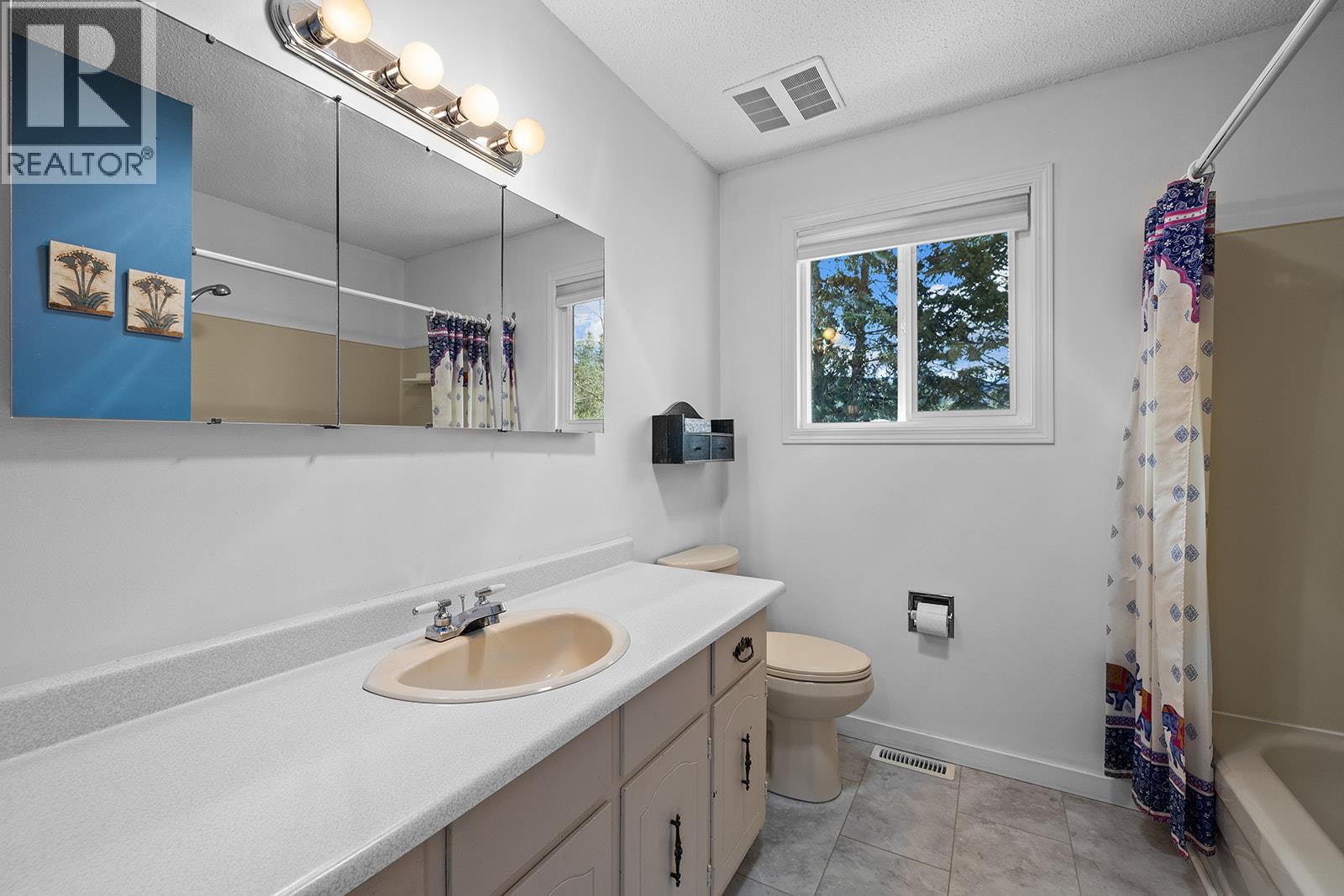 2085 Ruby Road, Kelowna, British Columbia  V1W 4B9 - Photo 26 - 10384160