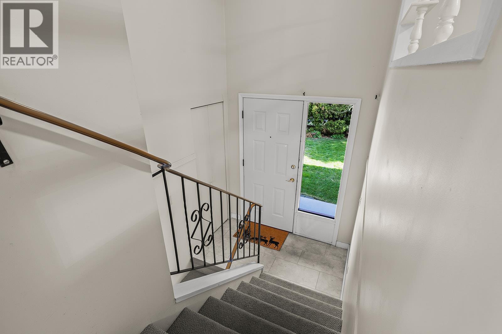 2085 Ruby Road, Kelowna, British Columbia  V1W 4B9 - Photo 28 - 10384160