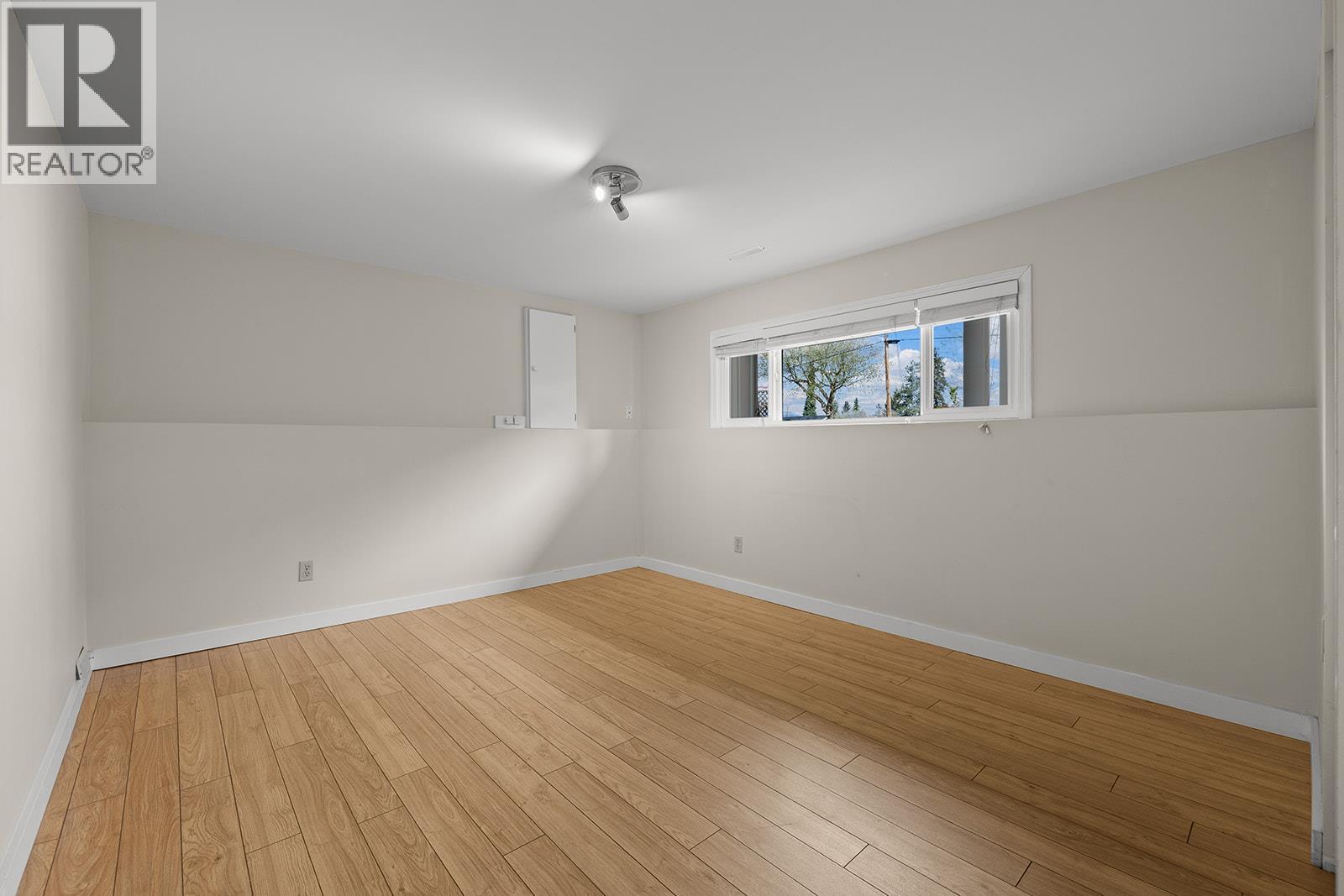 2085 Ruby Road, Kelowna, British Columbia  V1W 4B9 - Photo 37 - 10384160