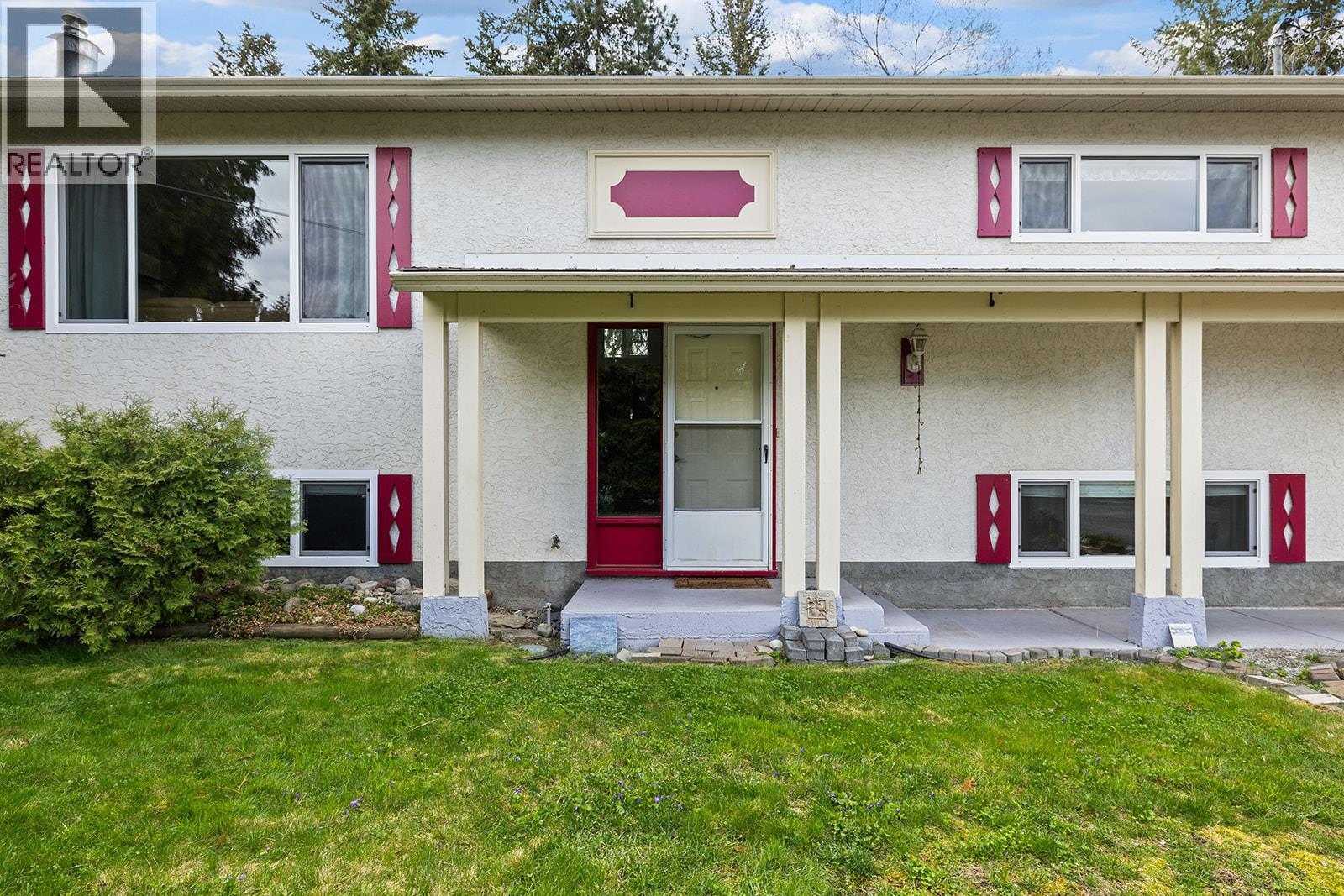 2085 Ruby Road, Kelowna, British Columbia  V1W 4B9 - Photo 4 - 10384160