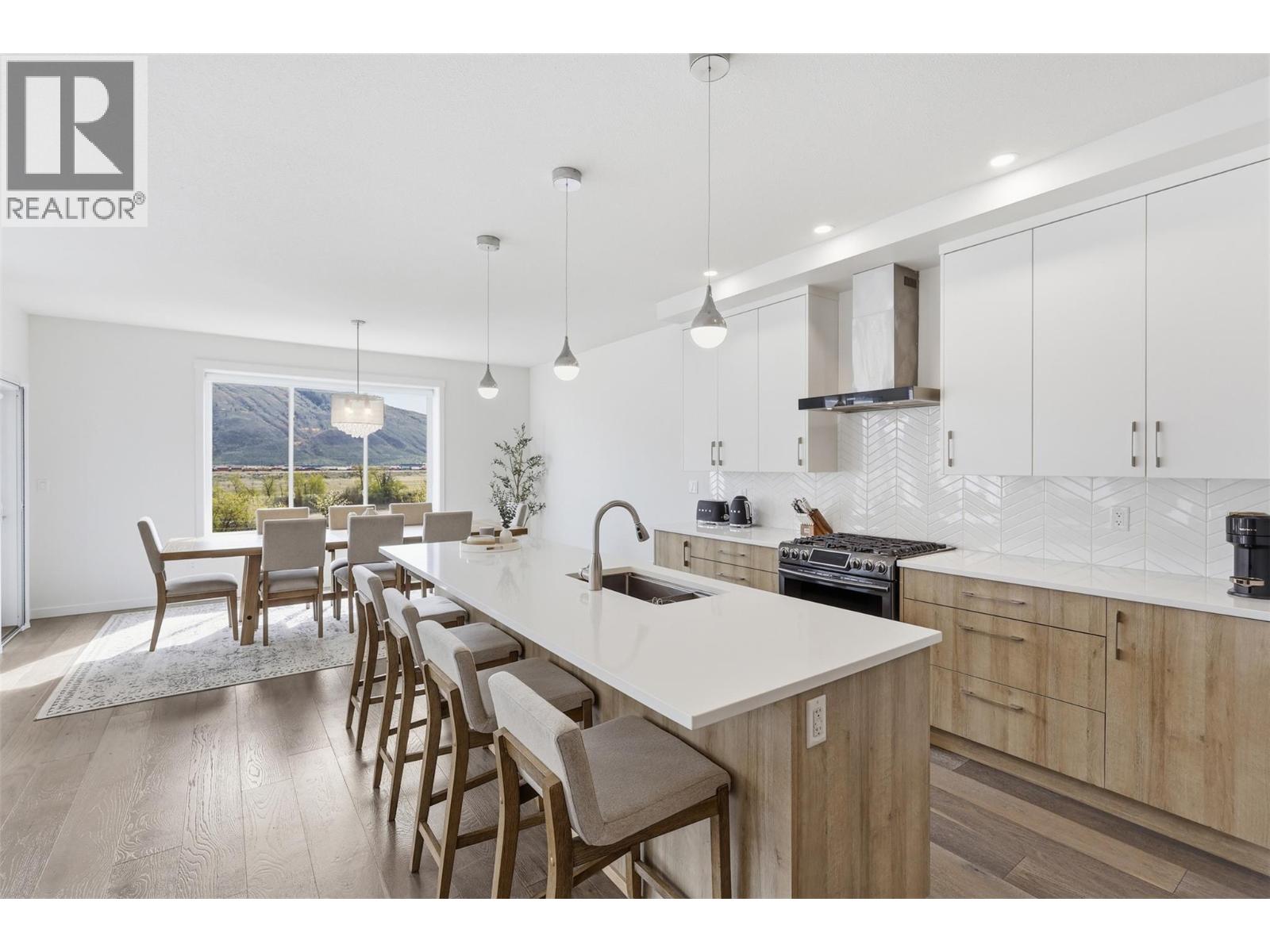 833 Woodrush Drive, Kamloops, British Columbia  V2B 0E3 - Photo 7 - 10384142