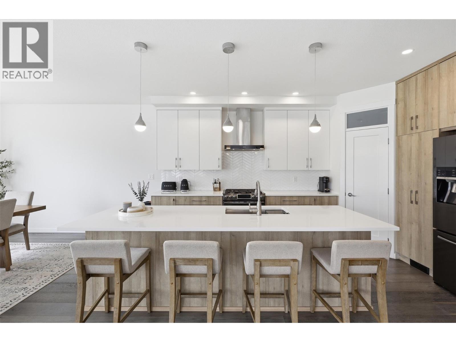 833 Woodrush Drive, Kamloops, British Columbia  V2B 0E3 - Photo 8 - 10384142