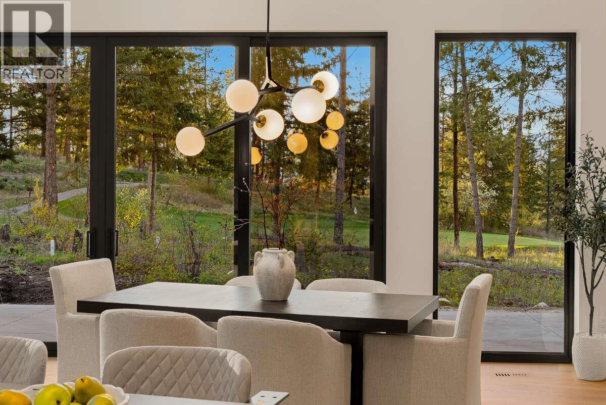 818 Predator Ridge Drive, Vernon, British Columbia  V1H 1G4 - Photo 12 - 10384501