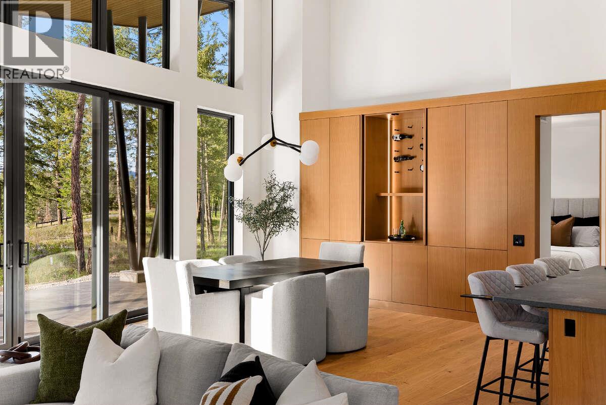 818 Predator Ridge Drive, Vernon, British Columbia  V1H 1G4 - Photo 17 - 10384501