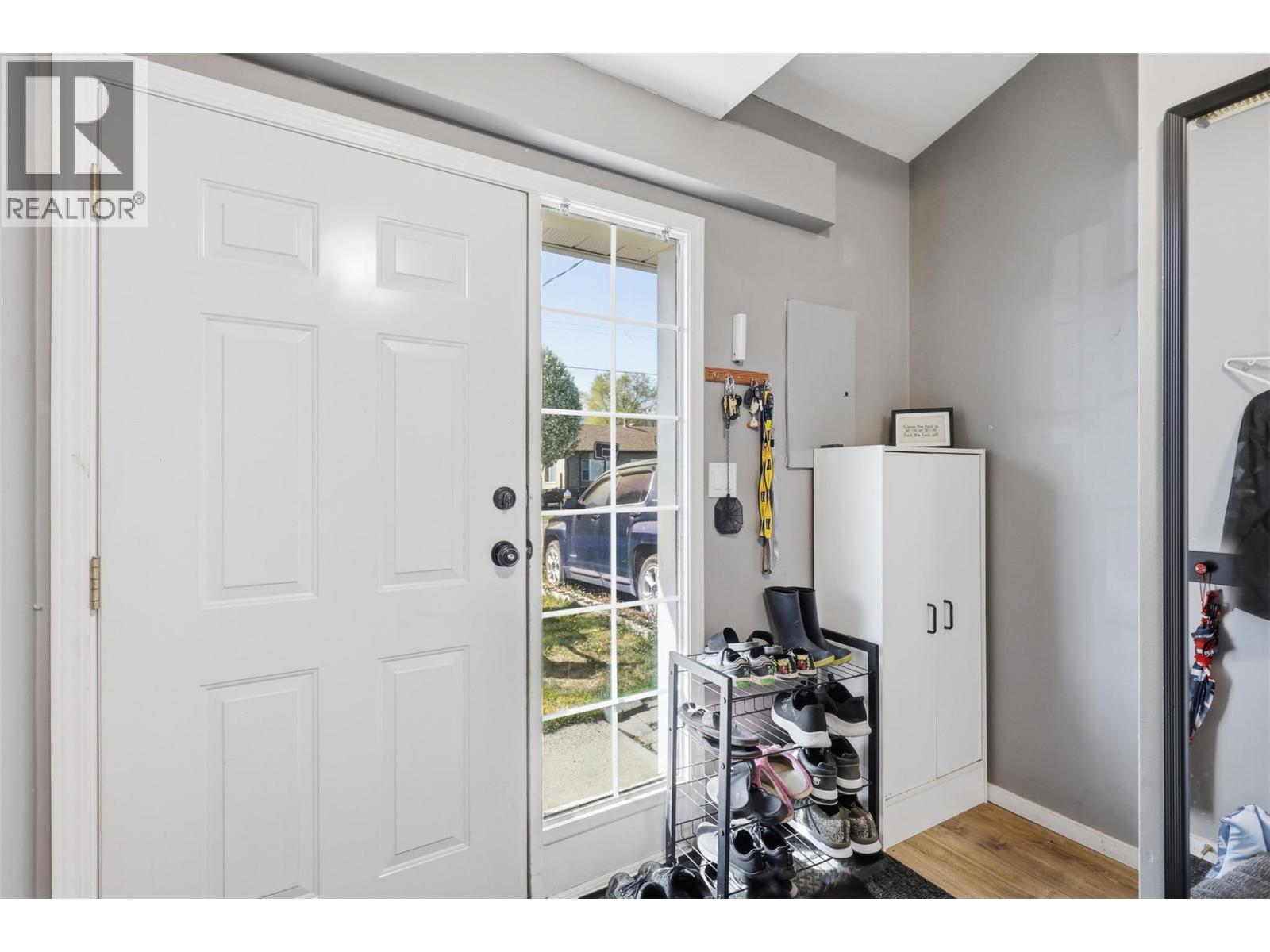 249 Juniper Avenue, Kamloops, British Columbia  V2B 1H8 - Photo 2 - 10384503