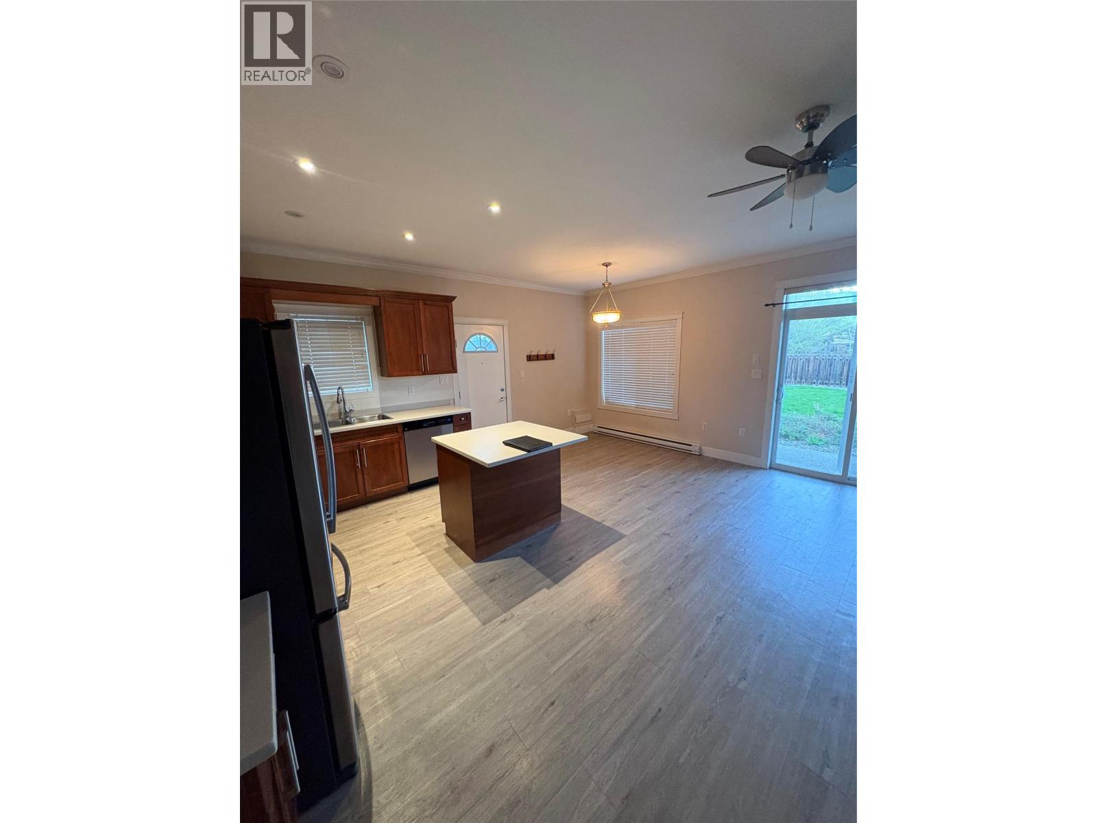 425 Taylor Road, Kelowna, British Columbia  V1X 4G3 - Photo 2 - 10384394