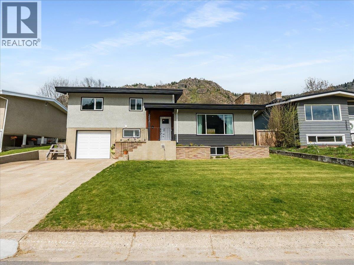 3557 Highway Drive, Trail, British Columbia  V1R 2T9 - Photo 1 - 10384413