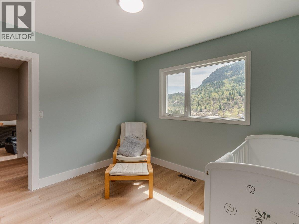 3557 Highway Drive, Trail, British Columbia  V1R 2T9 - Photo 22 - 10384413