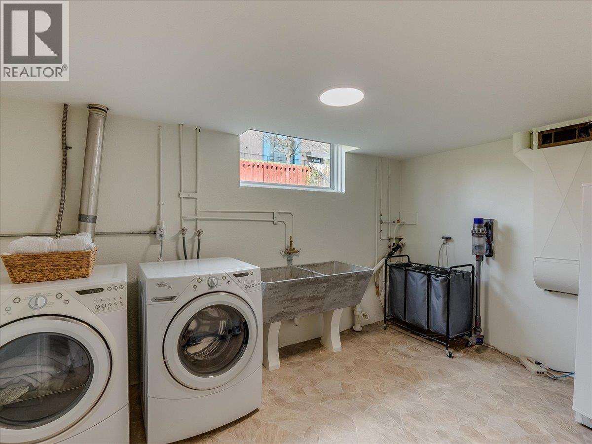 3557 Highway Drive, Trail, British Columbia  V1R 2T9 - Photo 28 - 10384413