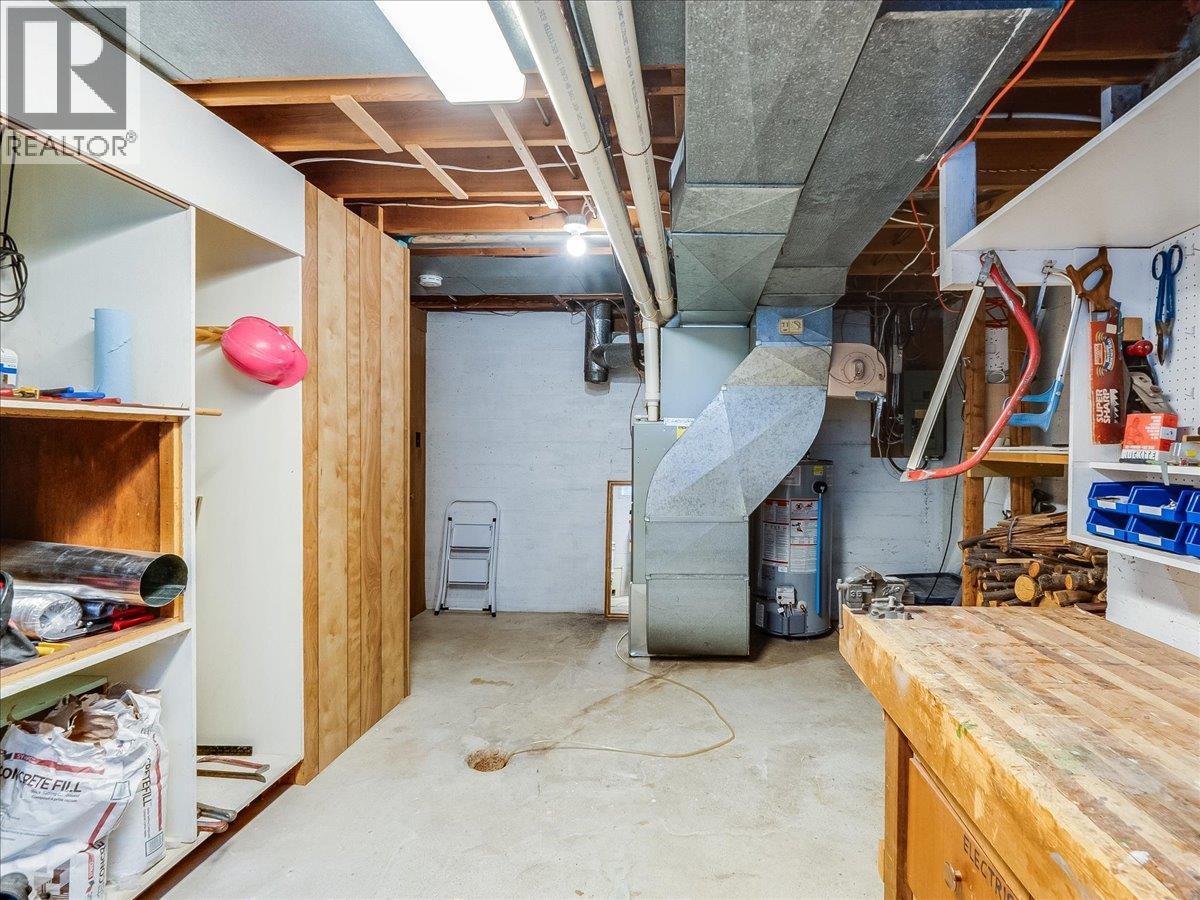 3557 Highway Drive, Trail, British Columbia  V1R 2T9 - Photo 34 - 10384413