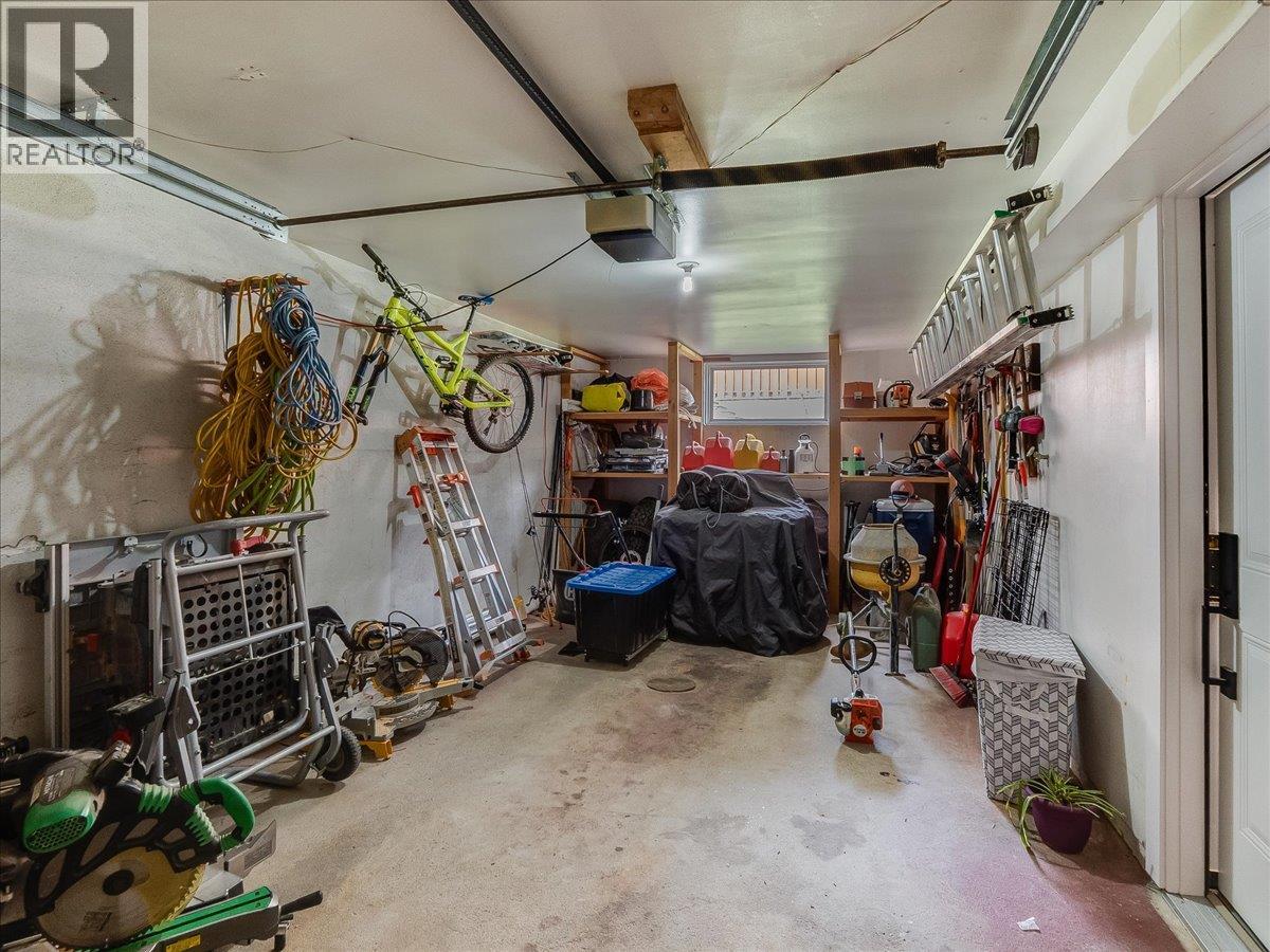 3557 Highway Drive, Trail, British Columbia  V1R 2T9 - Photo 38 - 10384413