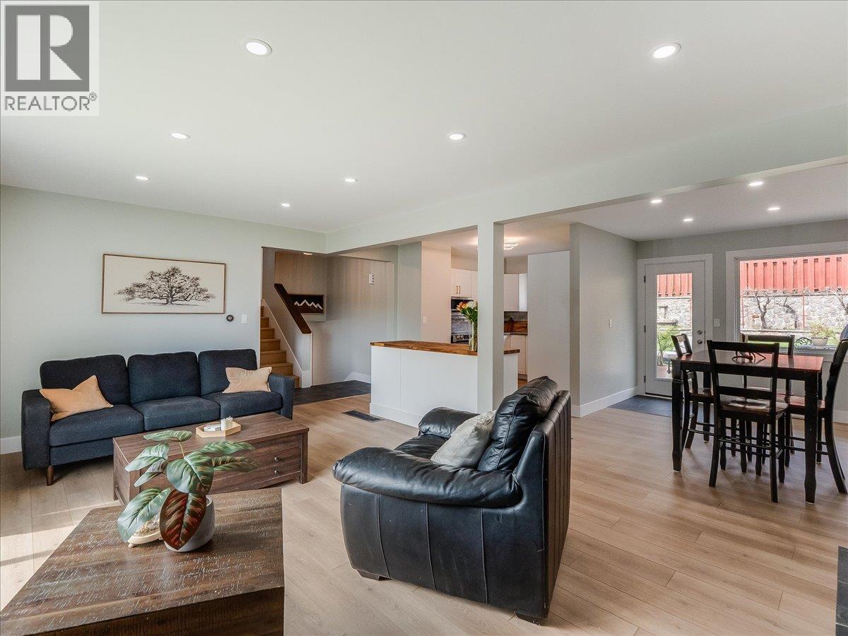 3557 Highway Drive, Trail, British Columbia  V1R 2T9 - Photo 5 - 10384413