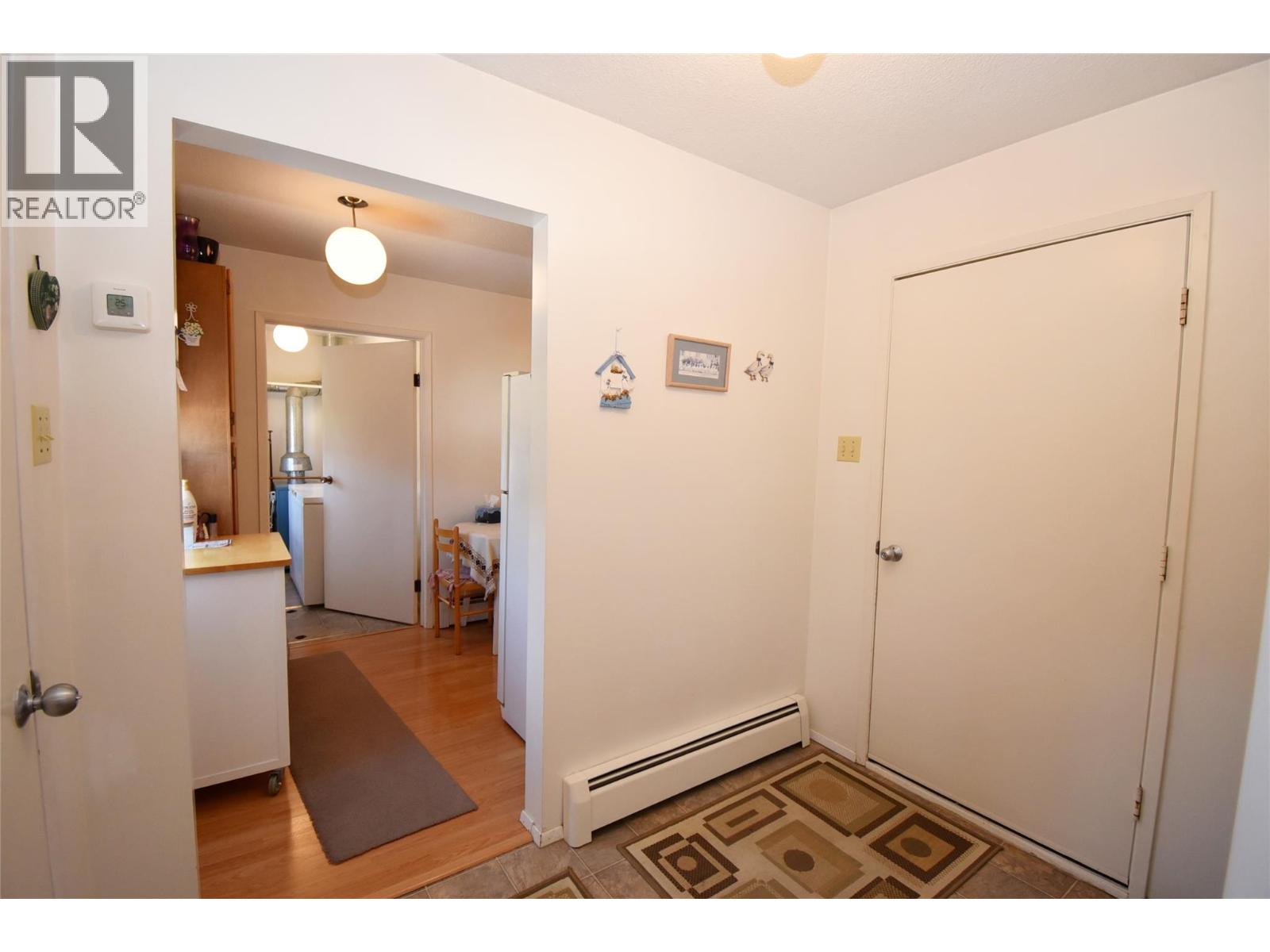 5755 Mcclure Road, Vernon, British Columbia  V1B 3R1 - Photo 11 - 10384060