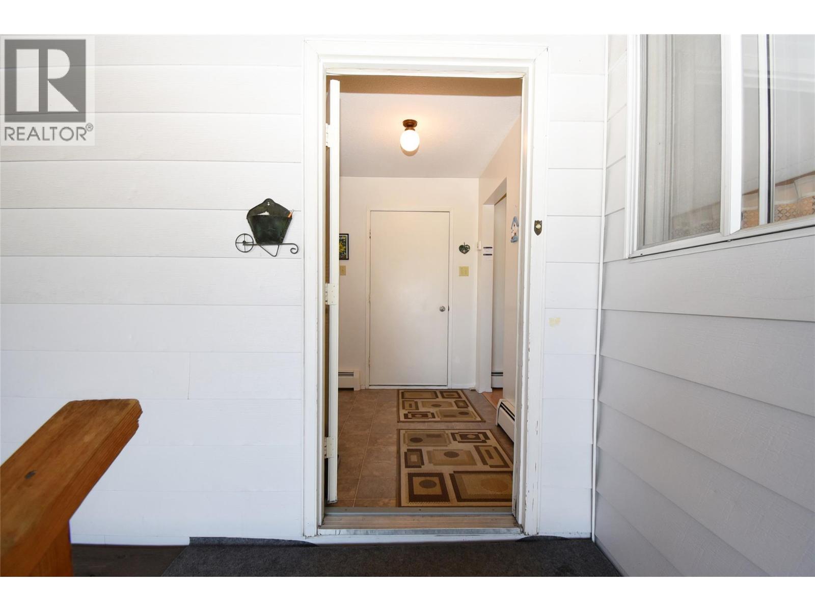 5755 Mcclure Road, Vernon, British Columbia  V1B 3R1 - Photo 9 - 10384060