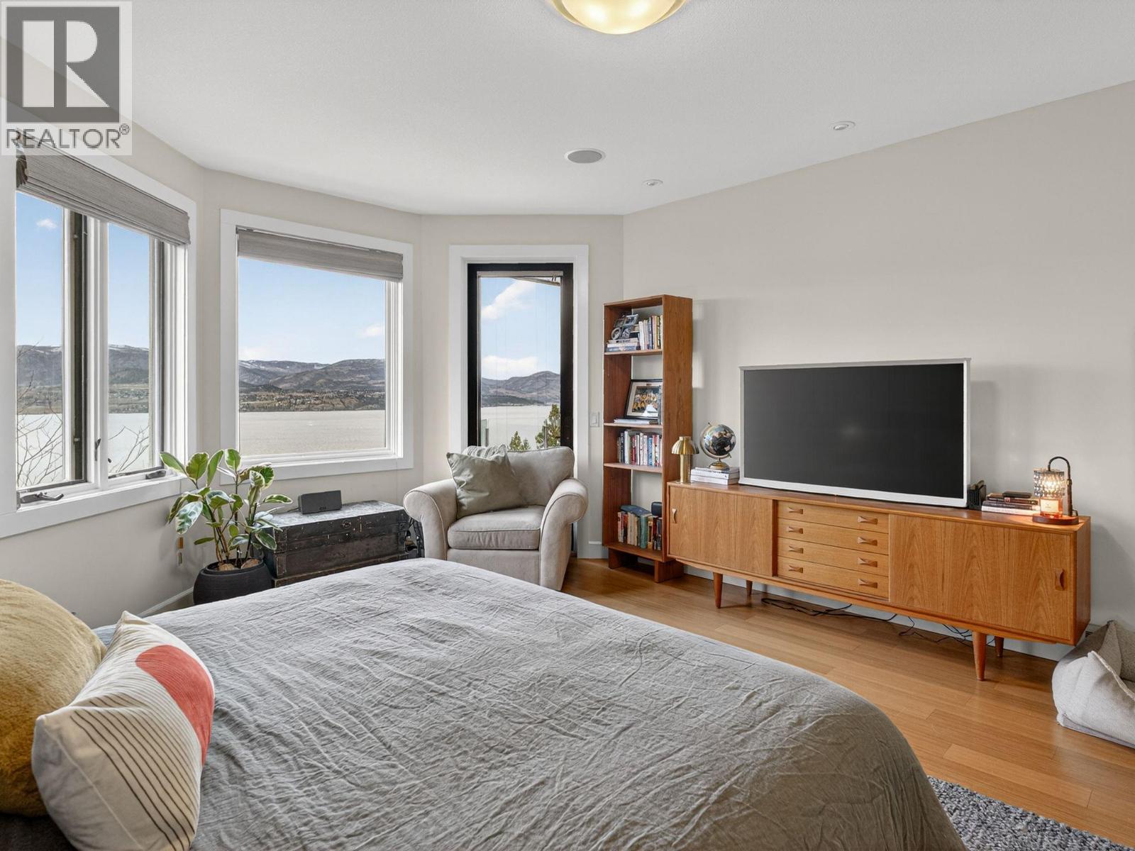 390 Okaview Road, Kelowna, British Columbia  V1W 4K3 - Photo 24 - 10378222