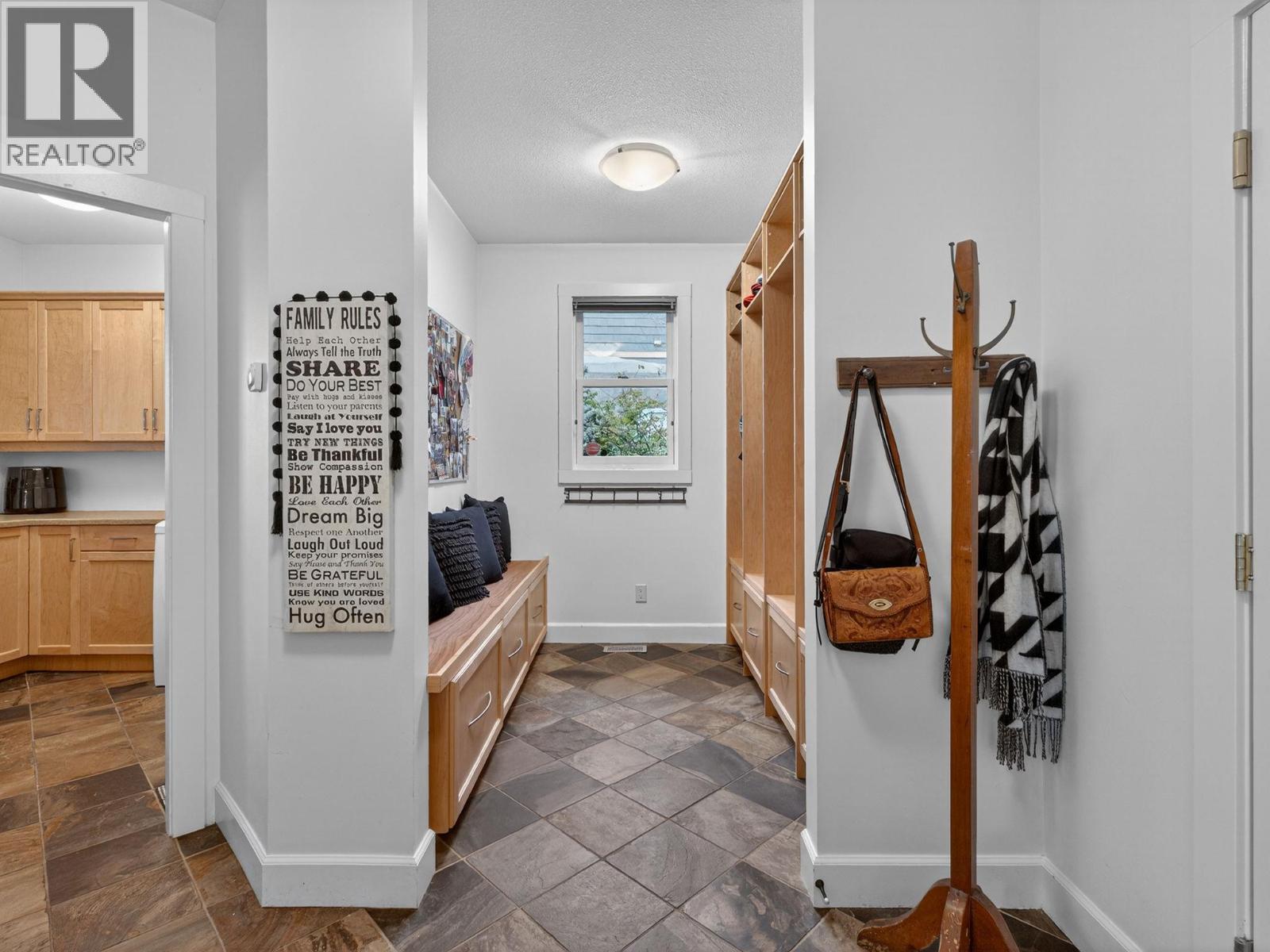 390 Okaview Road, Kelowna, British Columbia  V1W 4K3 - Photo 31 - 10378222