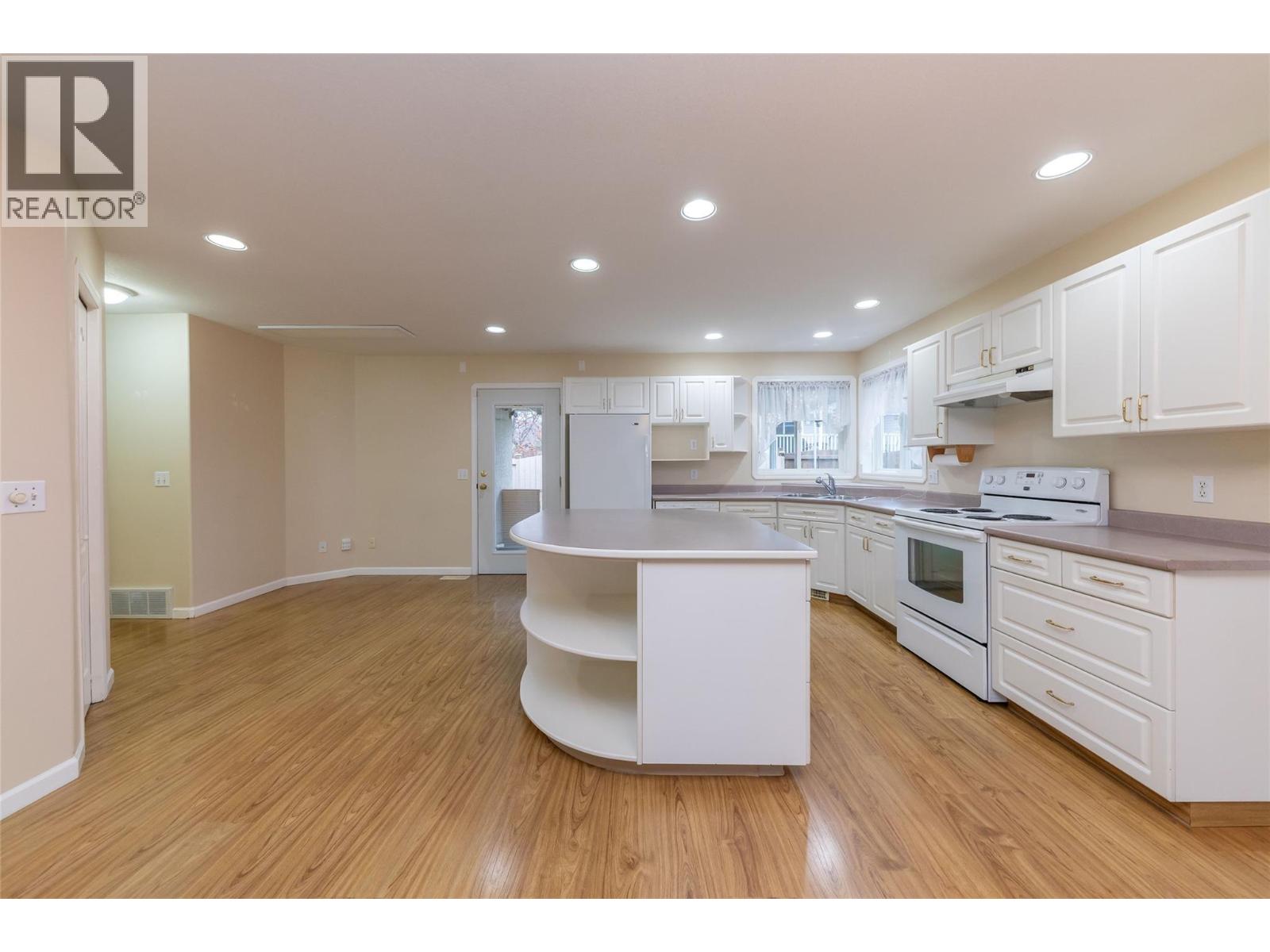 723 Singh Street Unit# 3, Kamloops, British Columbia  V2B 5C5 - Photo 10 - 10384496