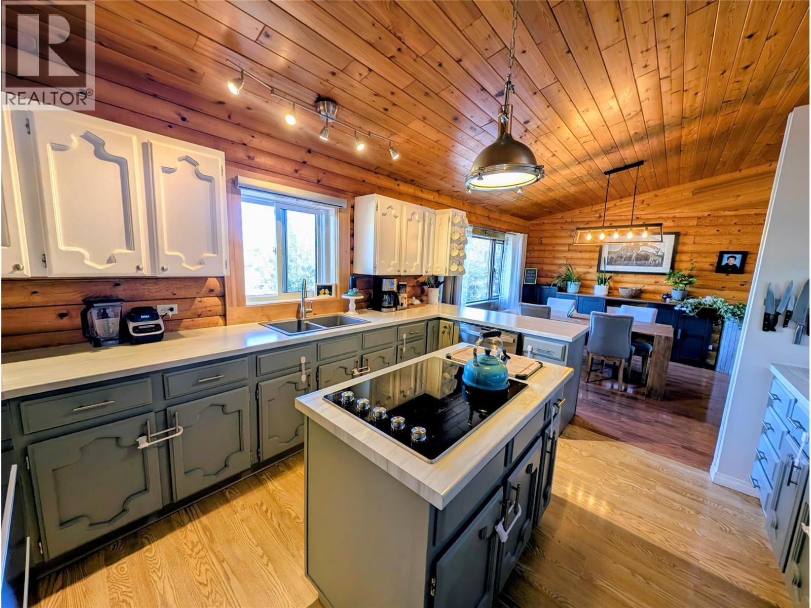 348 Daladon Place, Logan Lake, British Columbia  V0K 1W0 - Photo 8 - 10384476