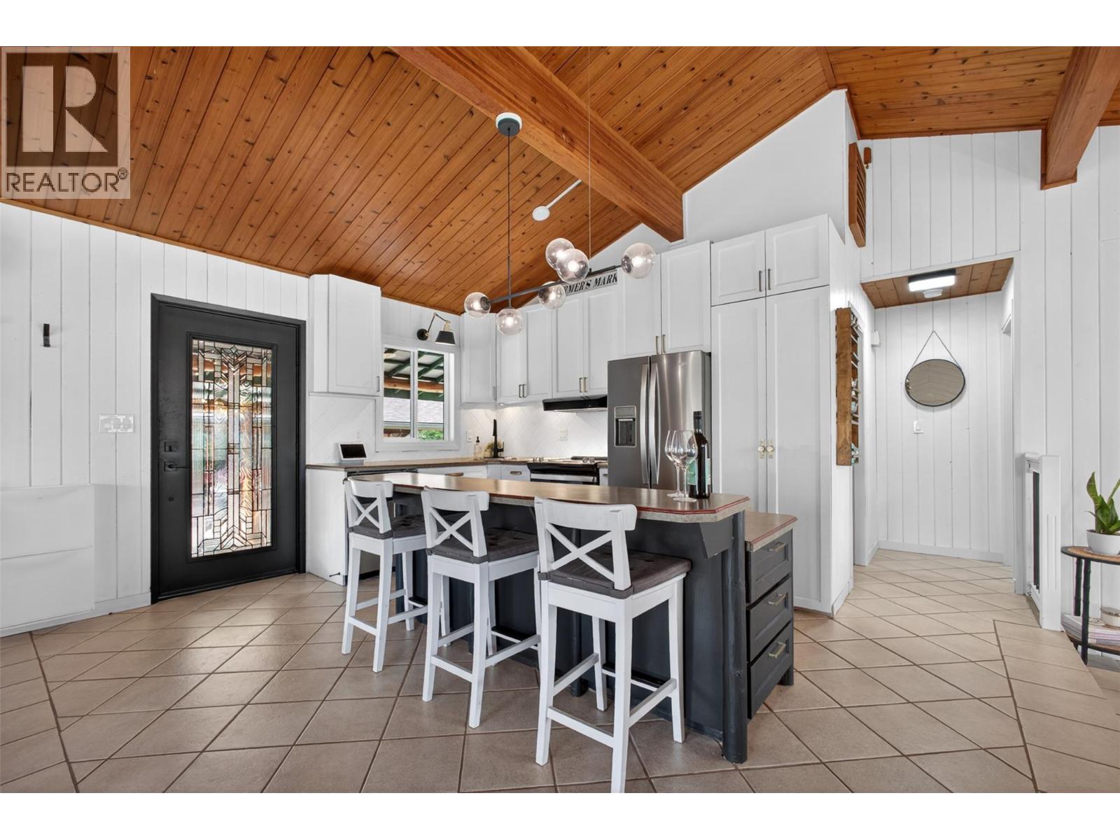 374 Kildare Way, Vernon, British Columbia  V1H 2C7 - Photo 4 - 10383235