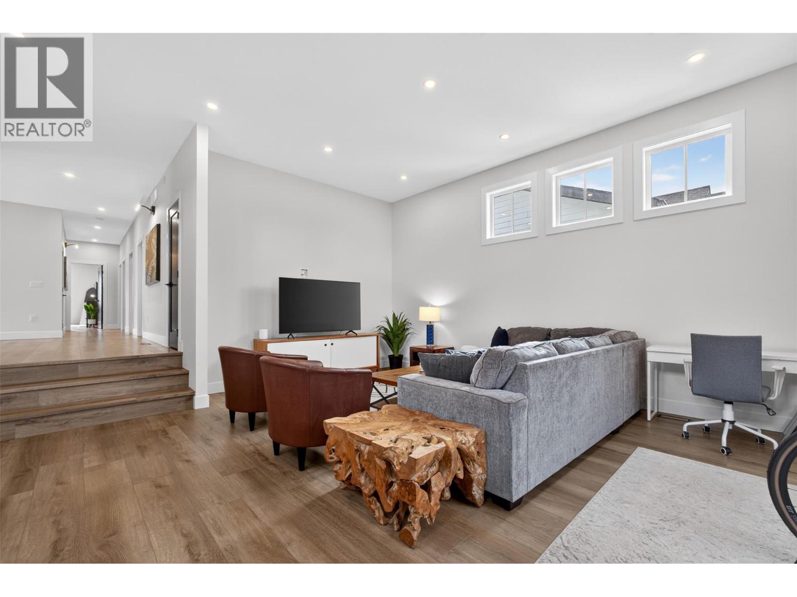 697 Balsam Road, Kelowna, British Columbia  V1W 1C1 - Photo 28 - 10382964