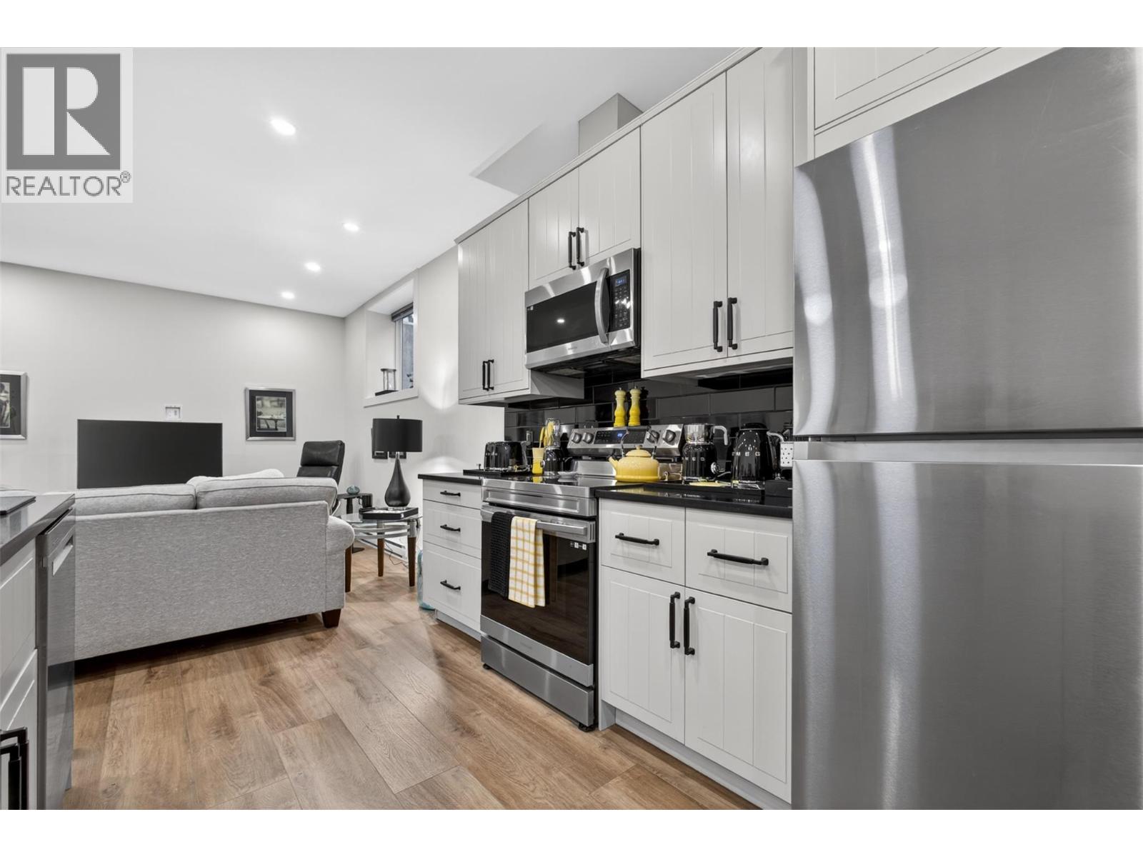 697 Balsam Road, Kelowna, British Columbia  V1W 1C1 - Photo 49 - 10382964