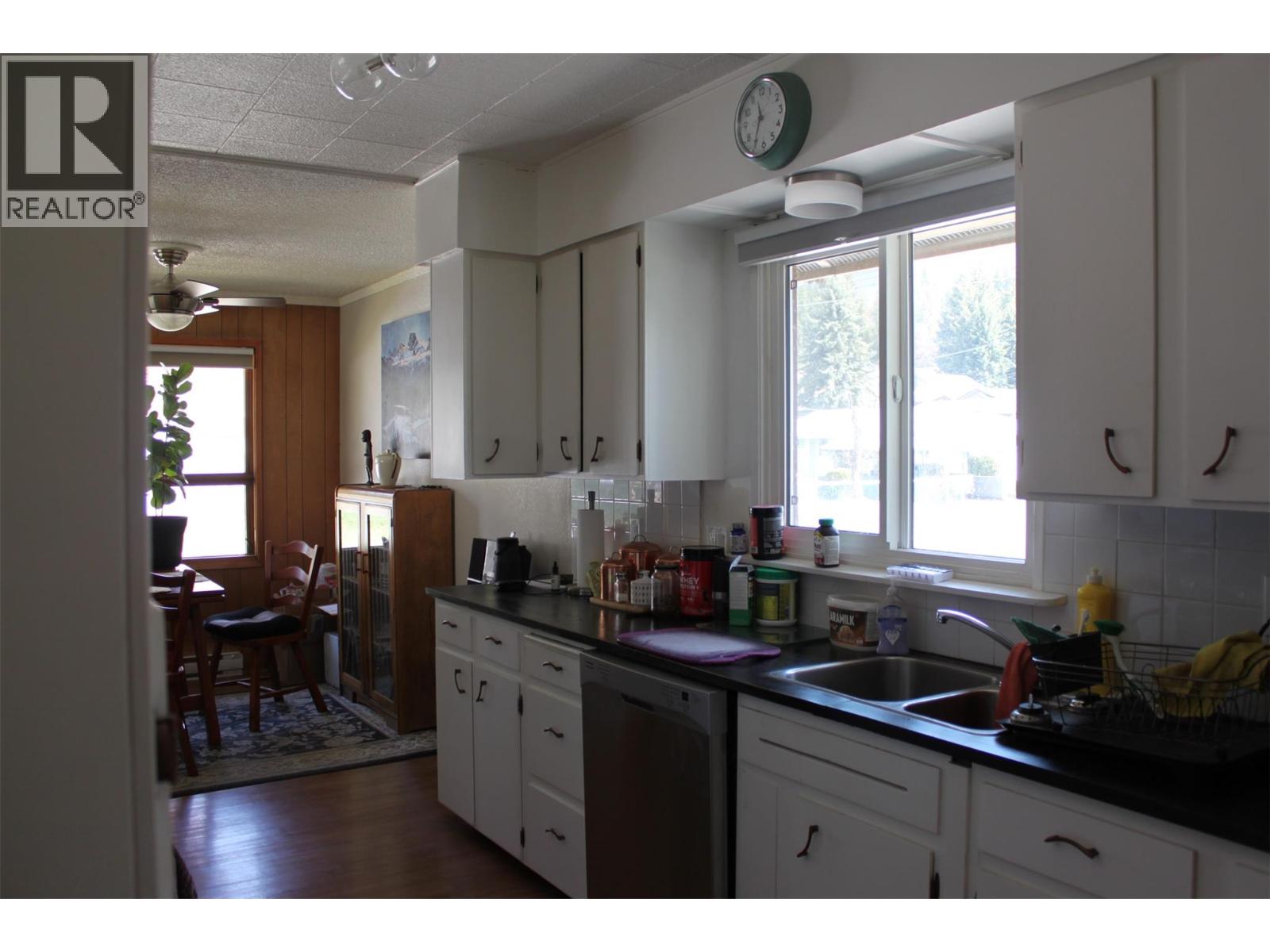 119 2nd Avenue Nw, Nakusp, British Columbia  V0G 1R0 - Photo 13 - 10384393