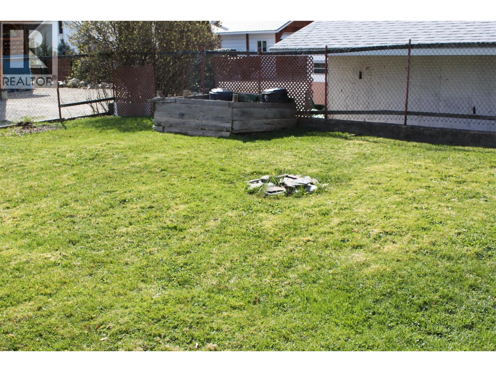 119 2nd Avenue Nw, Nakusp, British Columbia  V0G 1R0 - Photo 4 - 10384393