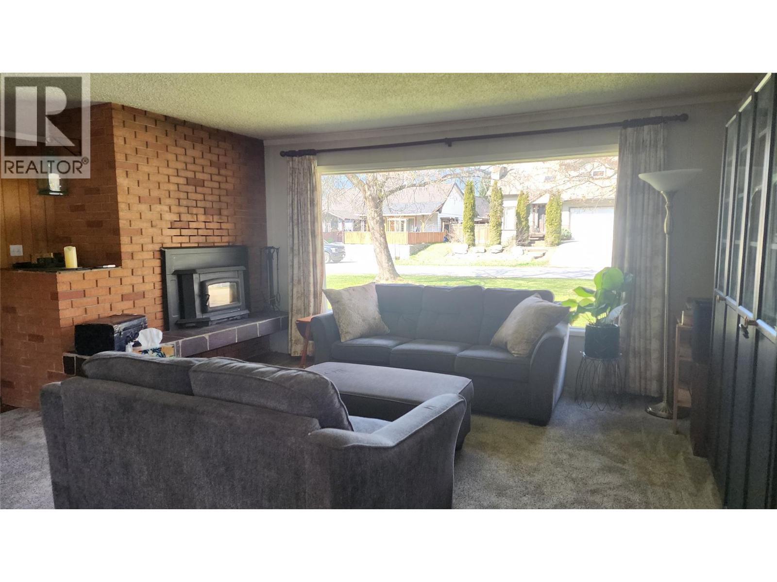 119 2nd Avenue Nw, Nakusp, British Columbia  V0G 1R0 - Photo 7 - 10384393