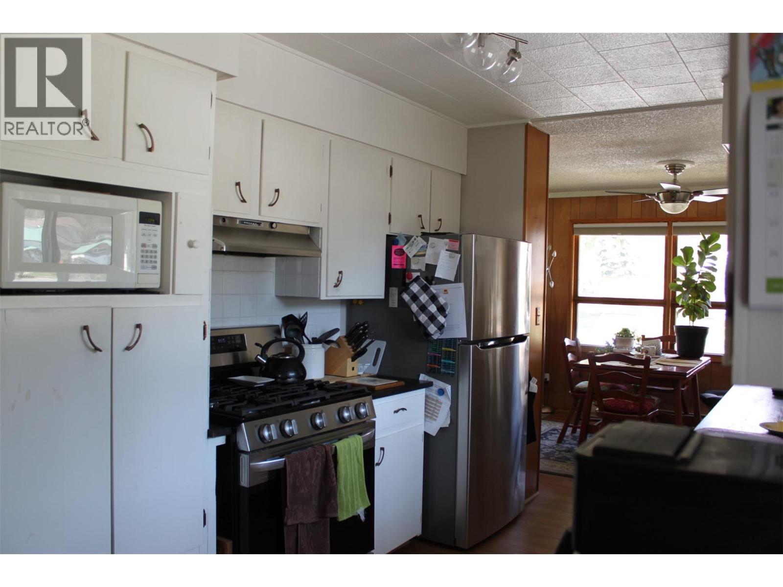 119 2nd Avenue Nw, Nakusp, British Columbia  V0G 1R0 - Photo 9 - 10384393