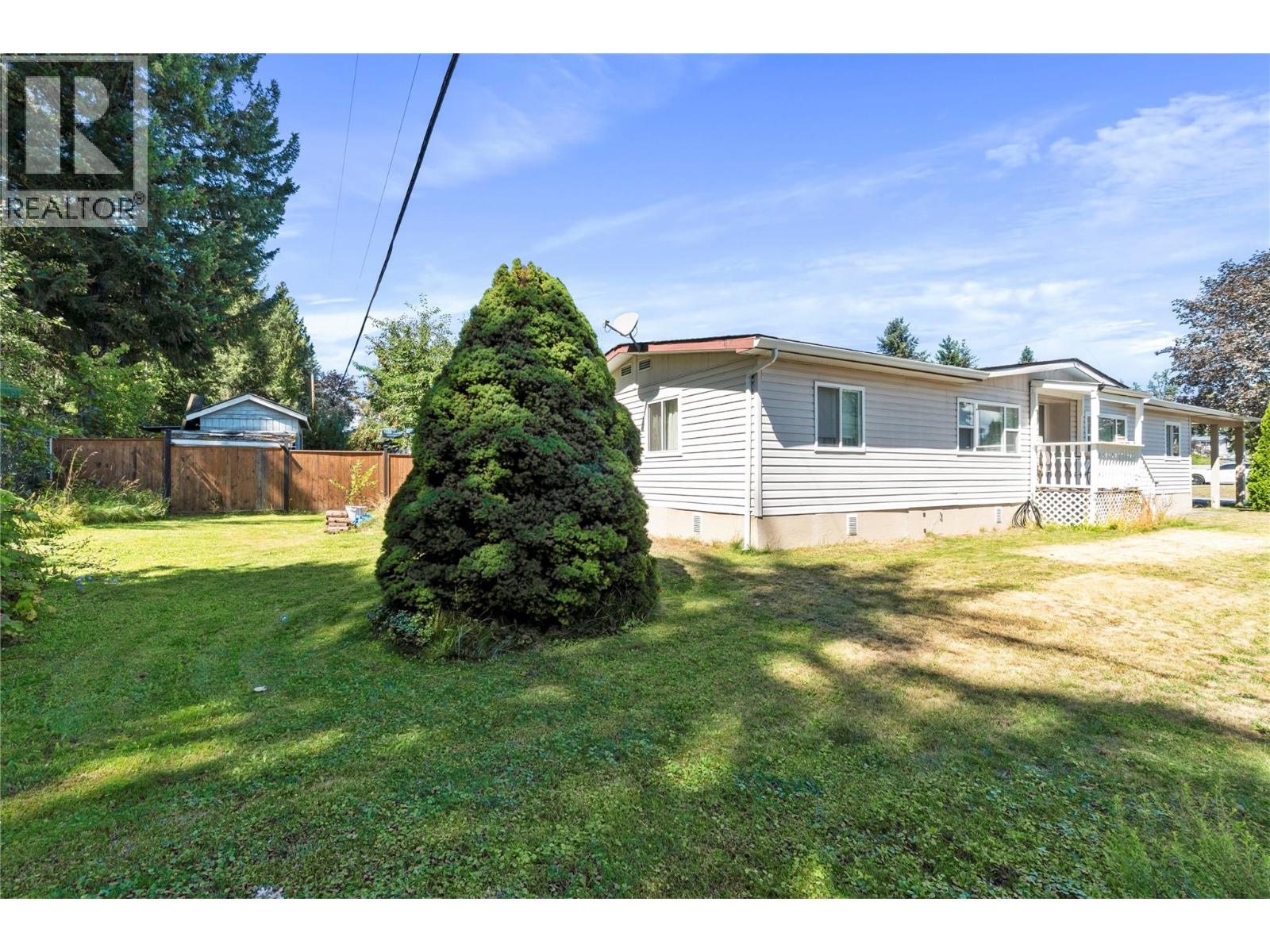 1361 30 Street Se Unit# 16, Salmon Arm, British Columbia  V1E 2N4 - Photo 3 - 10382678