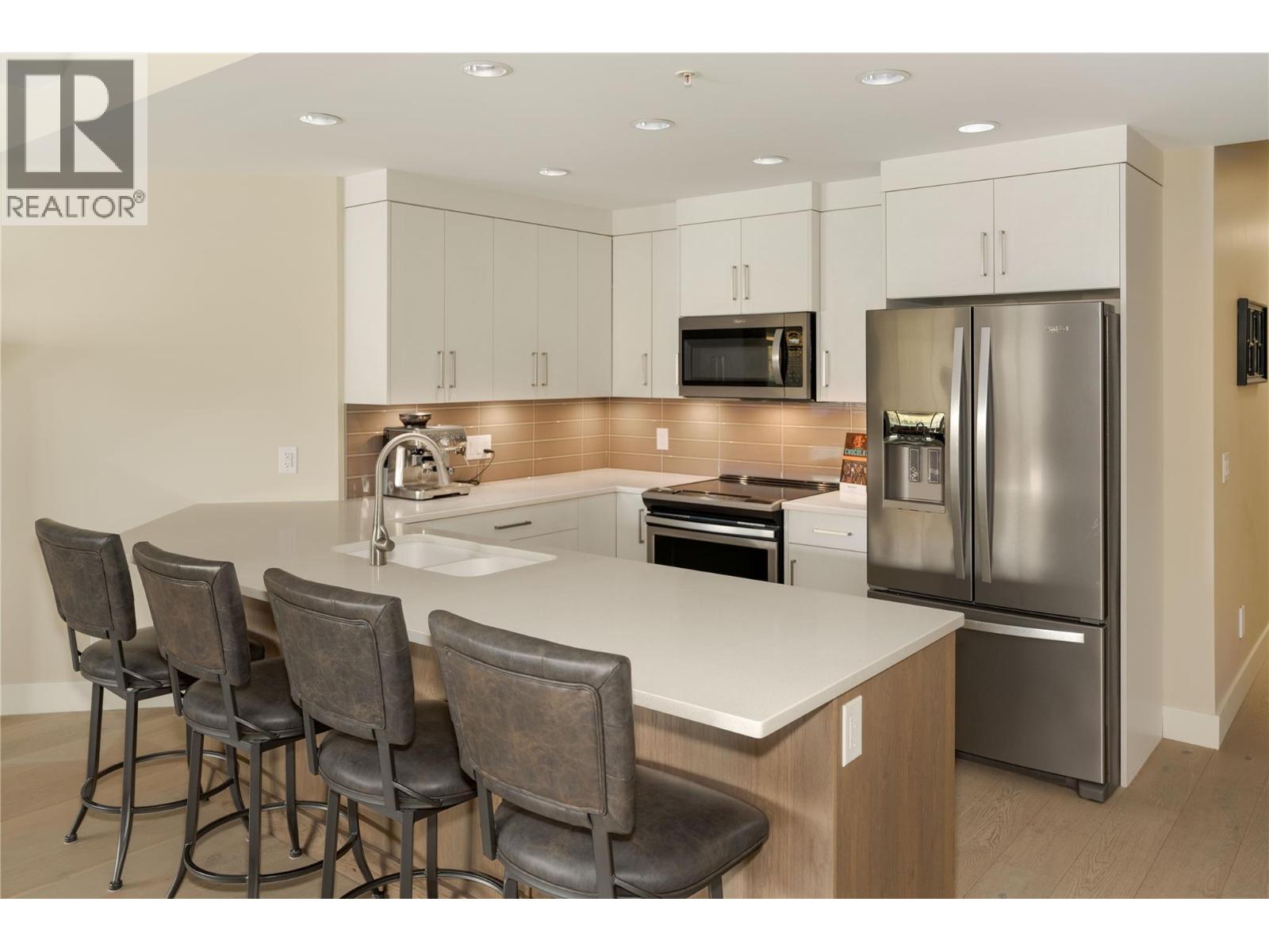 3865 Truswell Road Unit# 204, Kelowna, British Columbia  V1W 3K9 - Photo 3 - 10384312