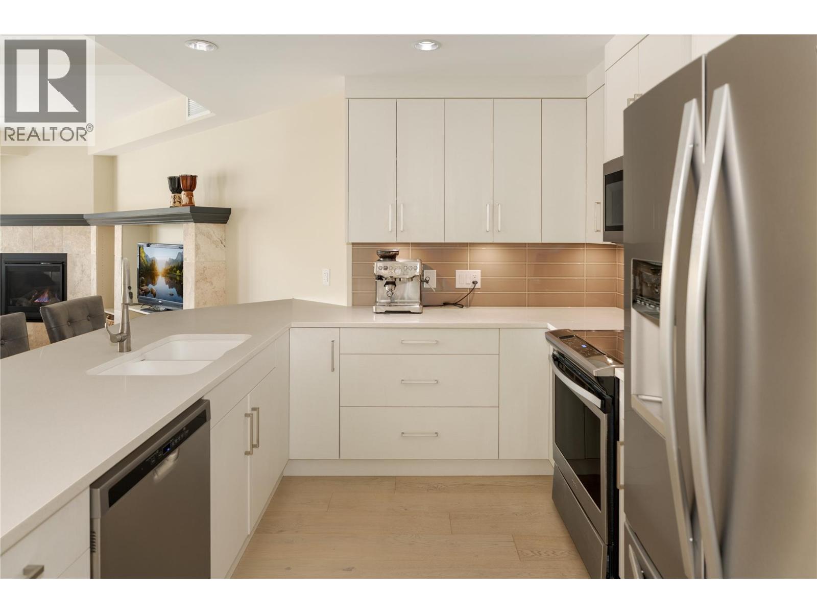 3865 Truswell Road Unit# 204, Kelowna, British Columbia  V1W 3K9 - Photo 4 - 10384312