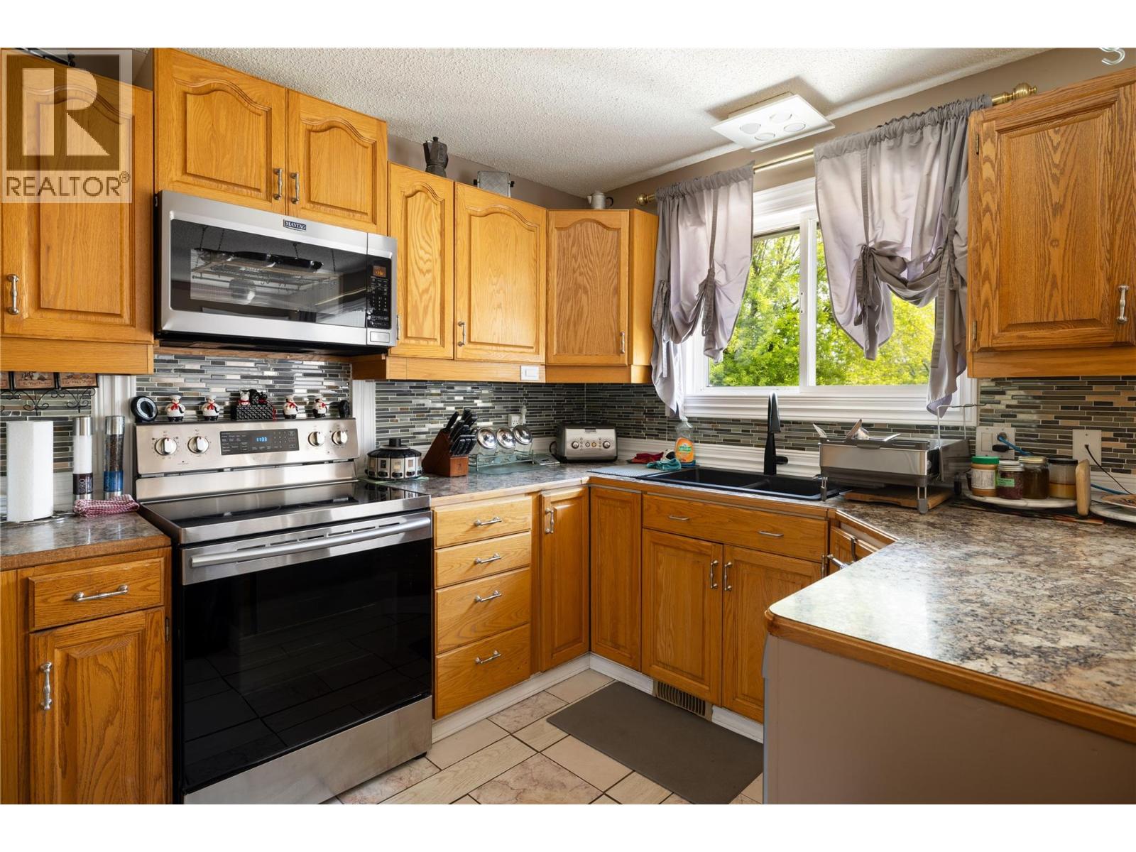 170 Whitevale Road, Lumby, British Columbia  V0E 2G7 - Photo 3 - 10384535