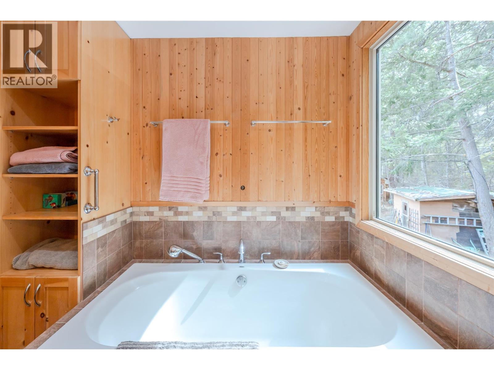 128 Farleigh Lake Road, Penticton, British Columbia  V2A 0E6 - Photo 48 - 10383702