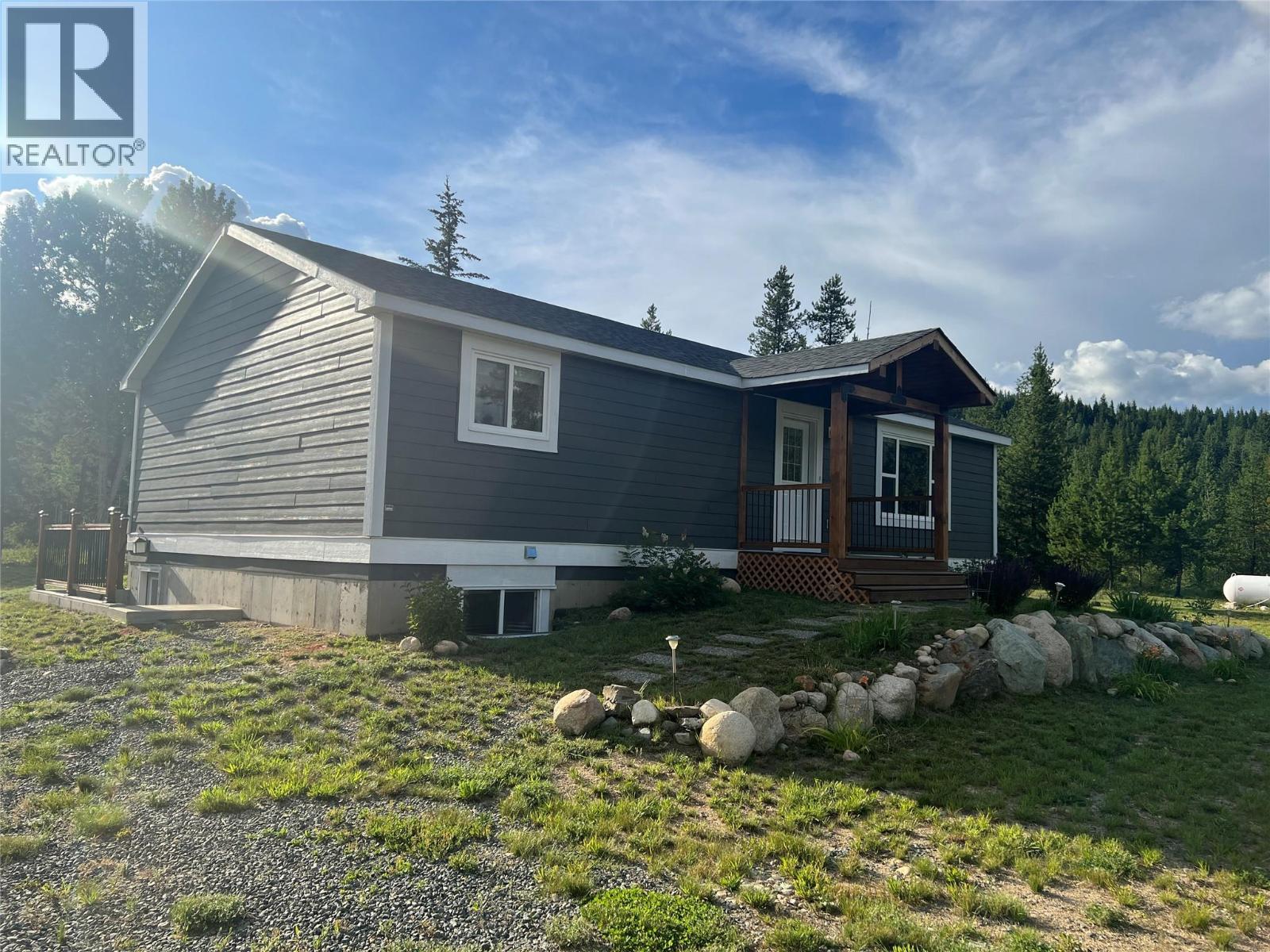 3090 Buffalo Springs Road, Barriere, British Columbia  V0E 1E0 - Photo 5 - 10384536