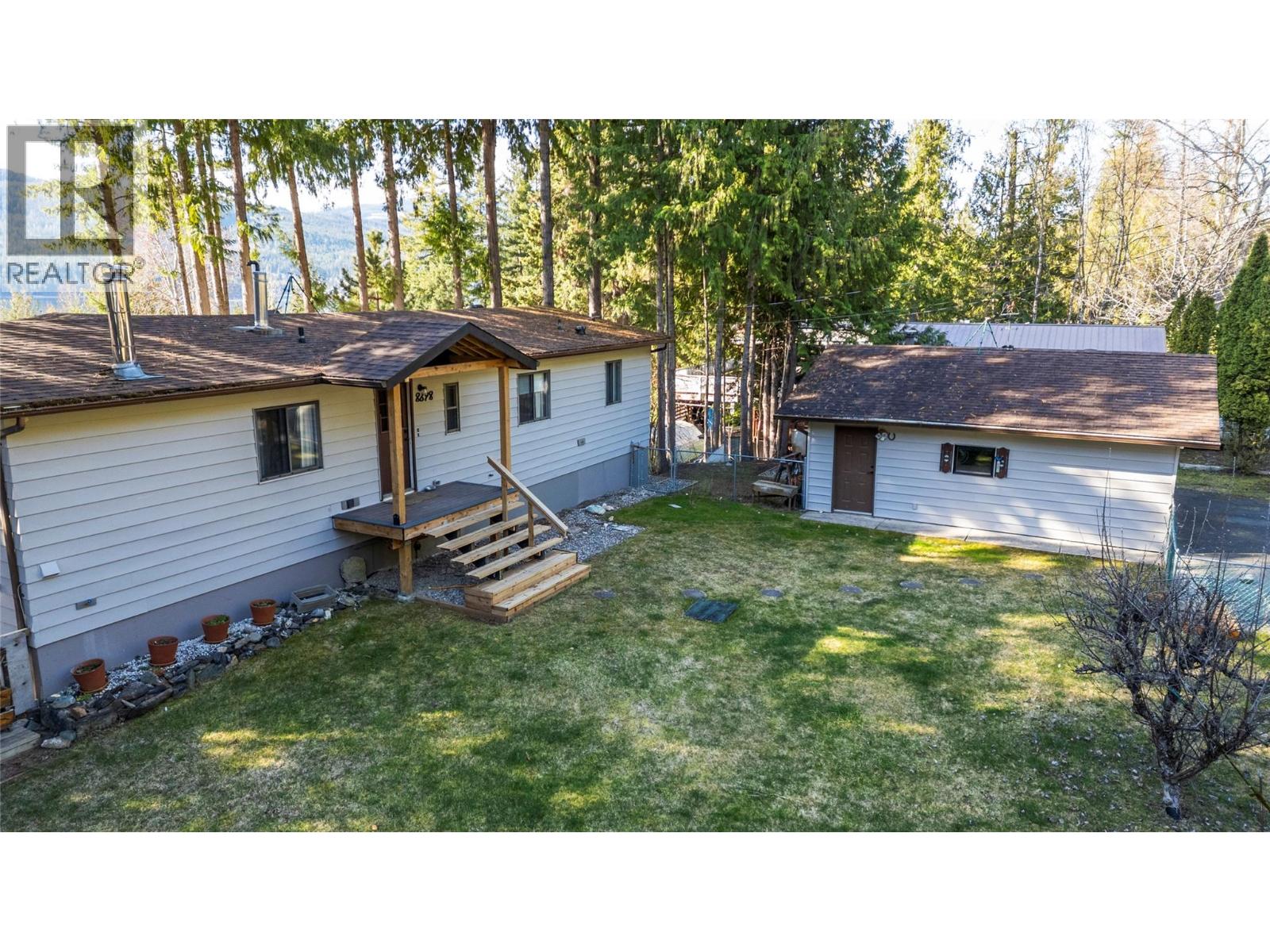 8698 Penwith Way, St. Ives, British Columbia  V0E 1M9 - Photo 1 - 10384525