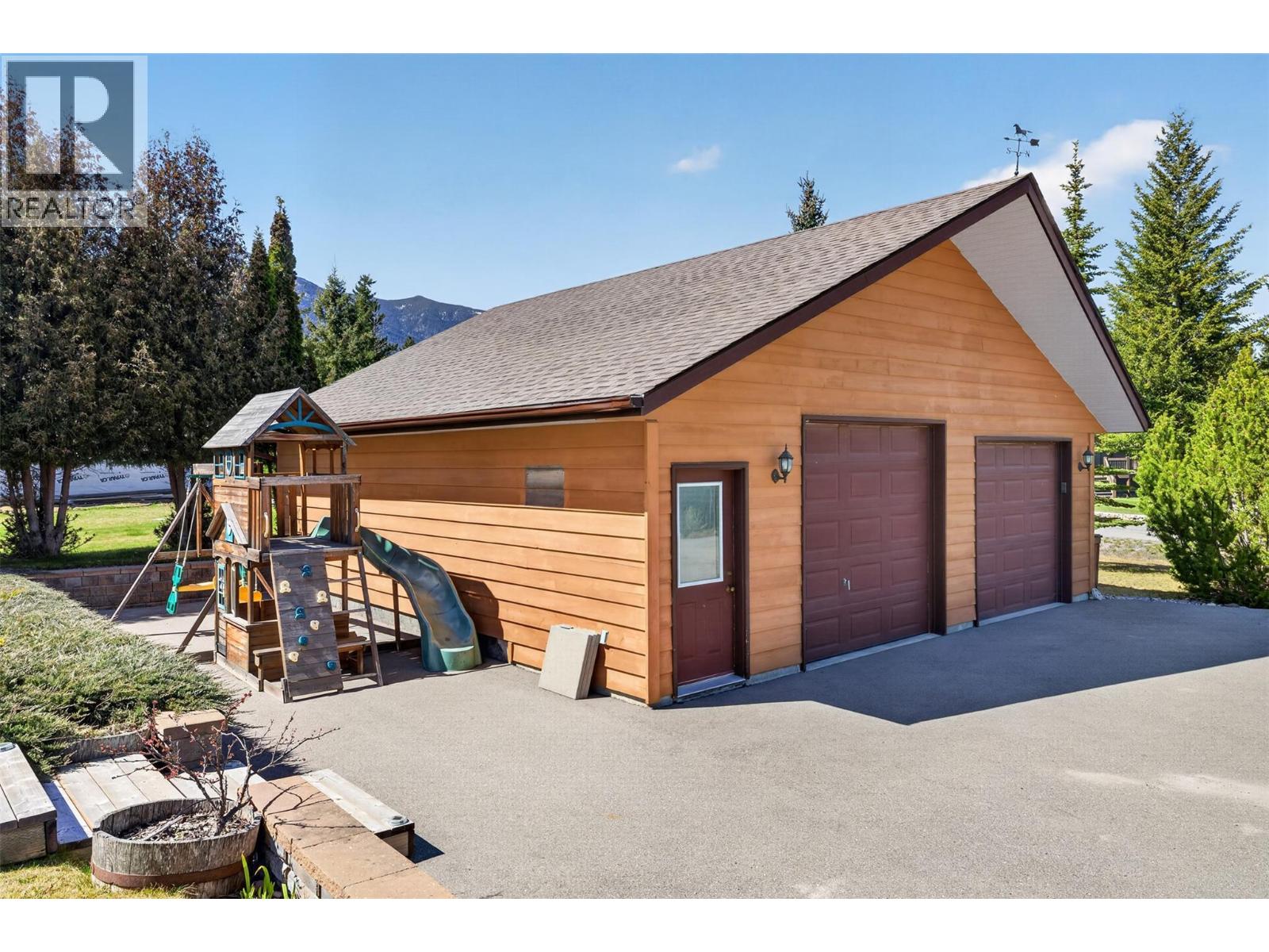 4484 Spruce Bay, Fairmont Hot Springs, British Columbia  V0B 1L2 - Photo 8 - 10384391