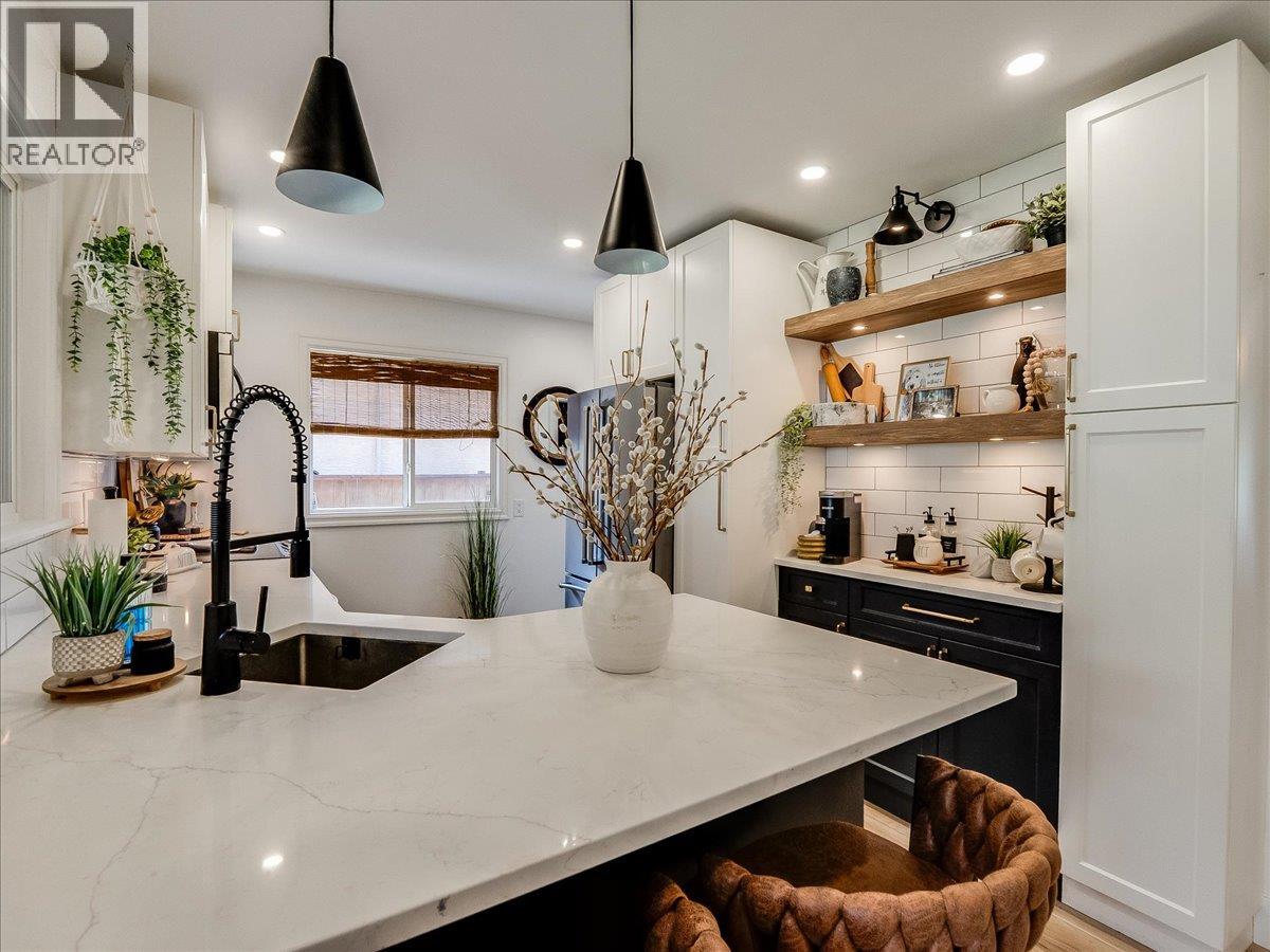 3461 Aster Drive, Trail, British Columbia  V1R 2X2 - Photo 12 - 10384382