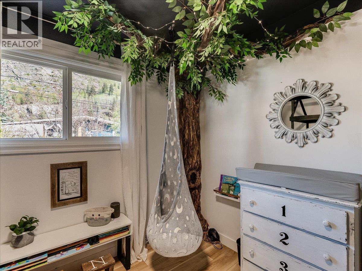 3461 Aster Drive, Trail, British Columbia  V1R 2X2 - Photo 20 - 10384382