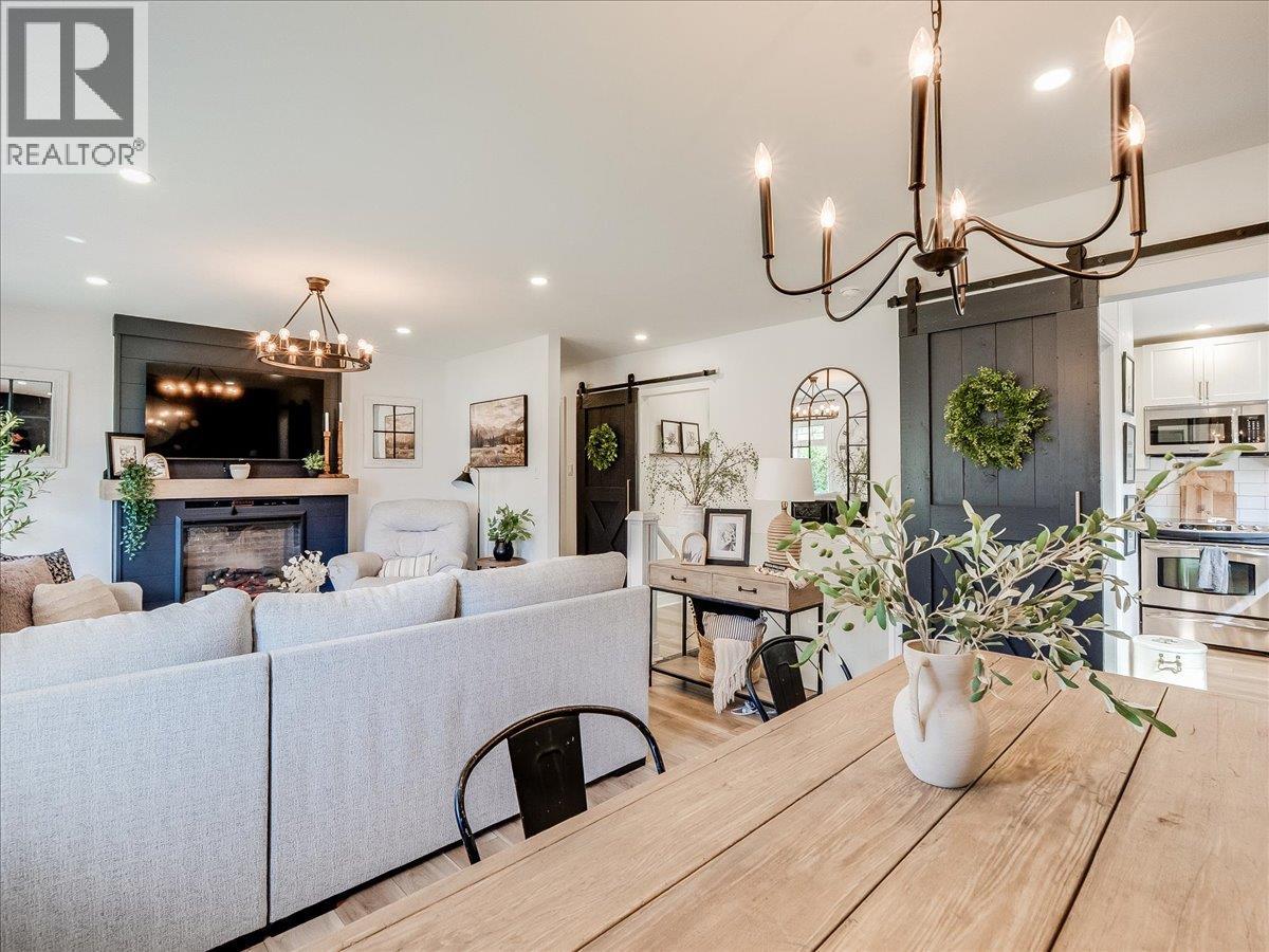 3461 Aster Drive, Trail, British Columbia  V1R 2X2 - Photo 9 - 10384382