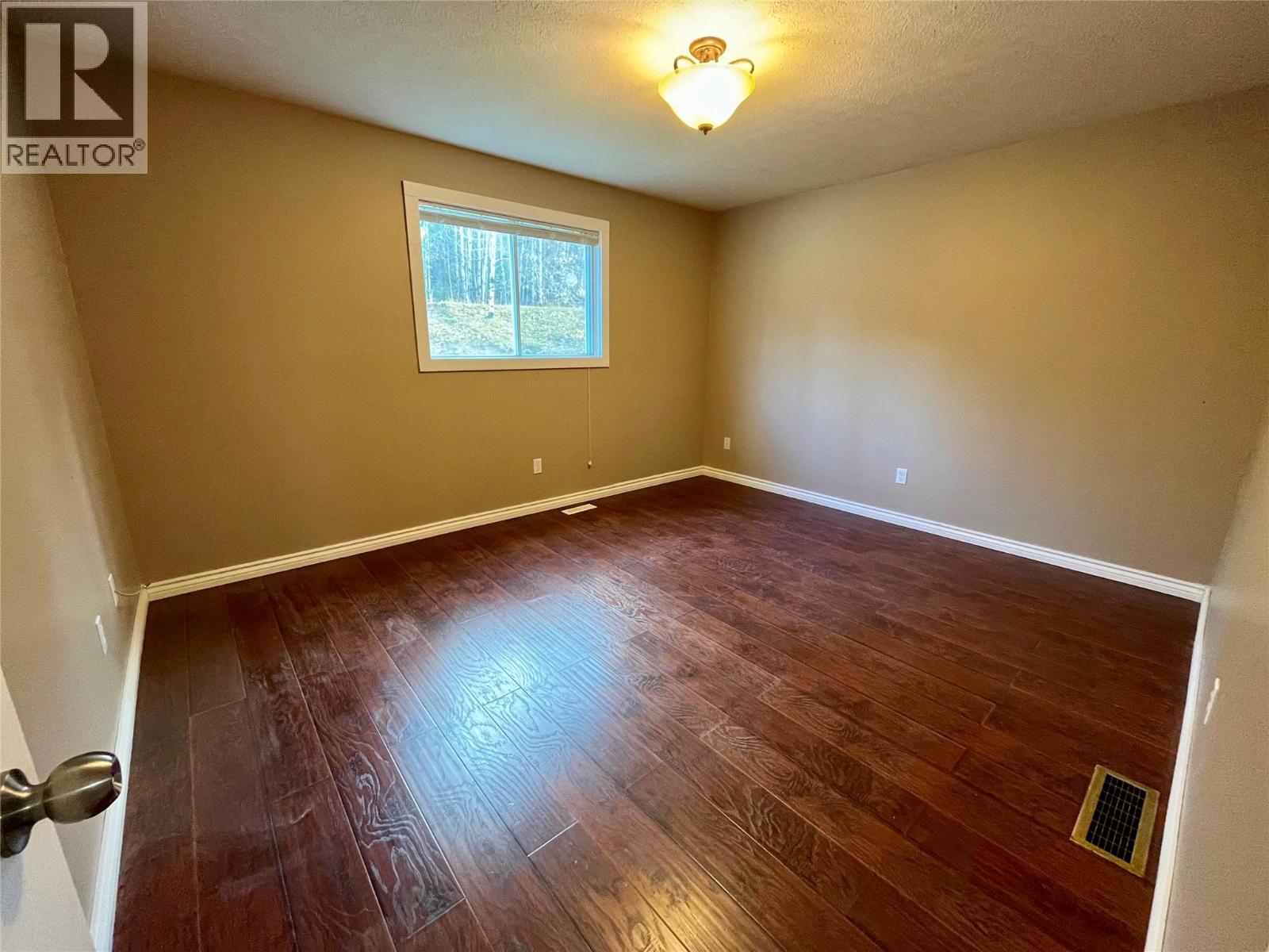 148 Gwillim Crescent, Tumbler Ridge, British Columbia  V0C 2W0 - Photo 14 - 10384434