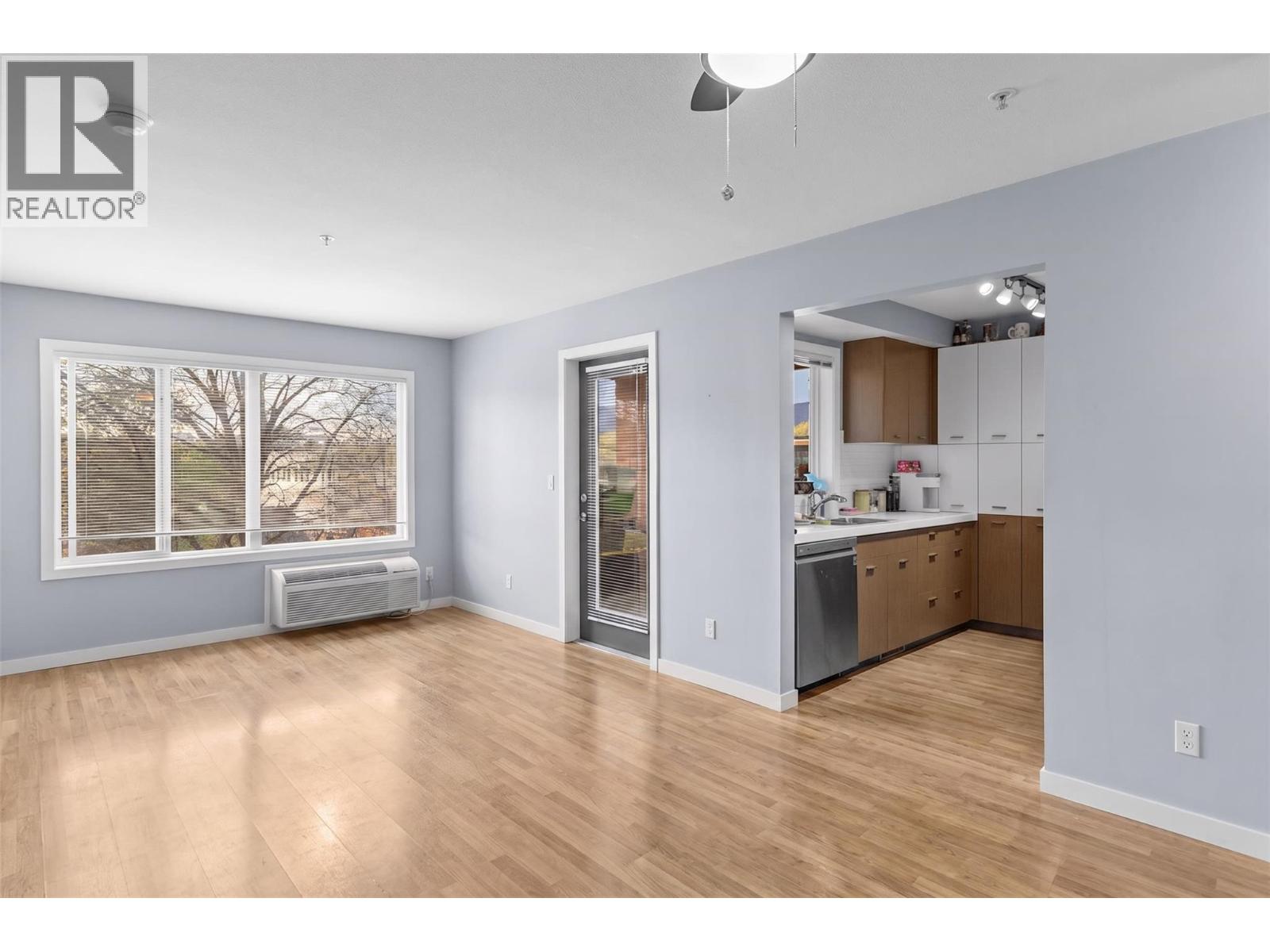 1550 Dickson Avenue Unit# 222, Kelowna, British Columbia  V1Y 9Y8 - Photo 4 - 10384331