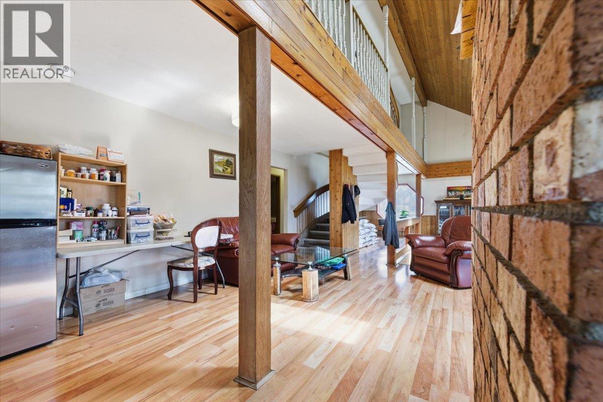 8163 Buchanan Road, Coldstream, British Columbia  V1B 3B8 - Photo 4 - 10384330