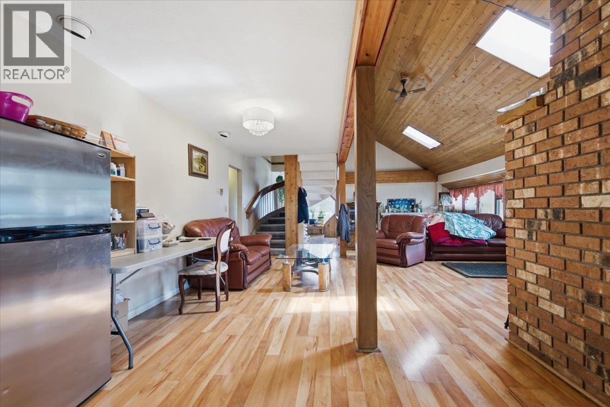 8163 Buchanan Road, Coldstream, British Columbia  V1B 3B8 - Photo 5 - 10384330