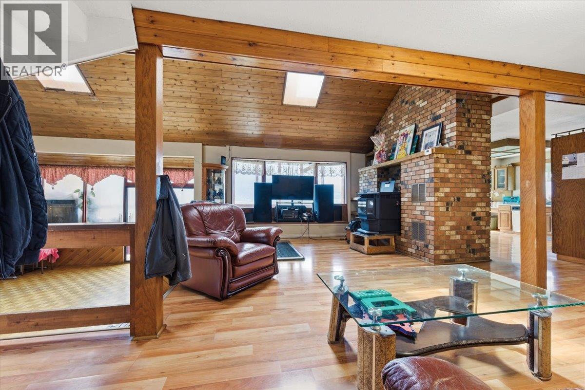 8163 Buchanan Road, Coldstream, British Columbia  V1B 3B8 - Photo 8 - 10384330